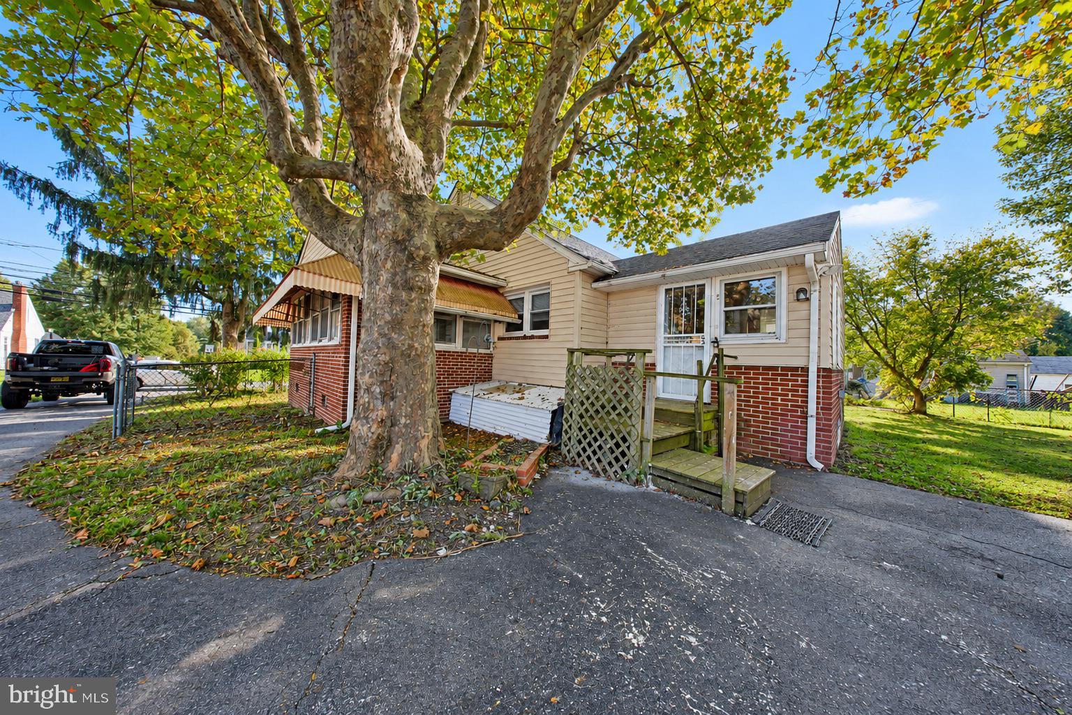 1704 MEETINGHOUSE ROAD