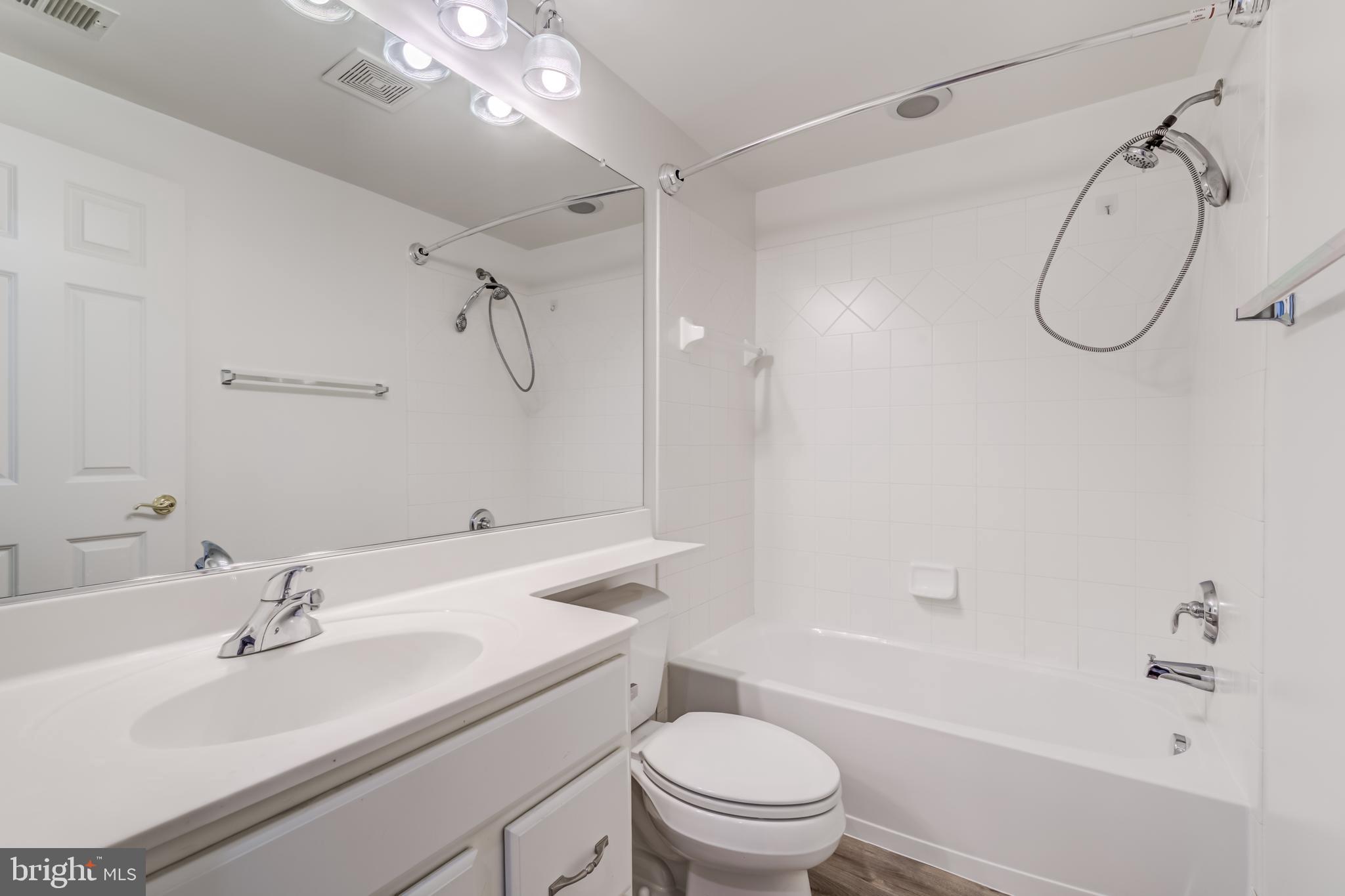 AVONLEA - Residential Lease