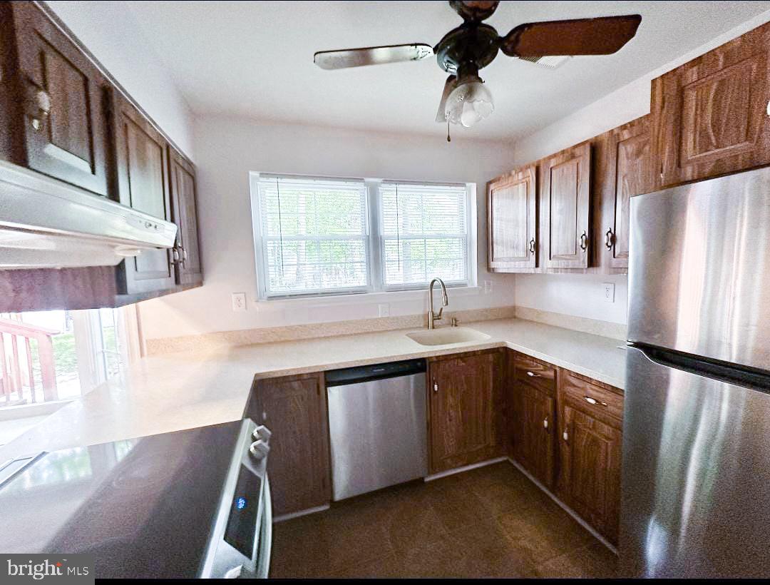 ST CHARLES HUNTINGTON - Residential Lease