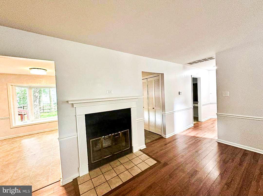 ST CHARLES HUNTINGTON - Residential Lease