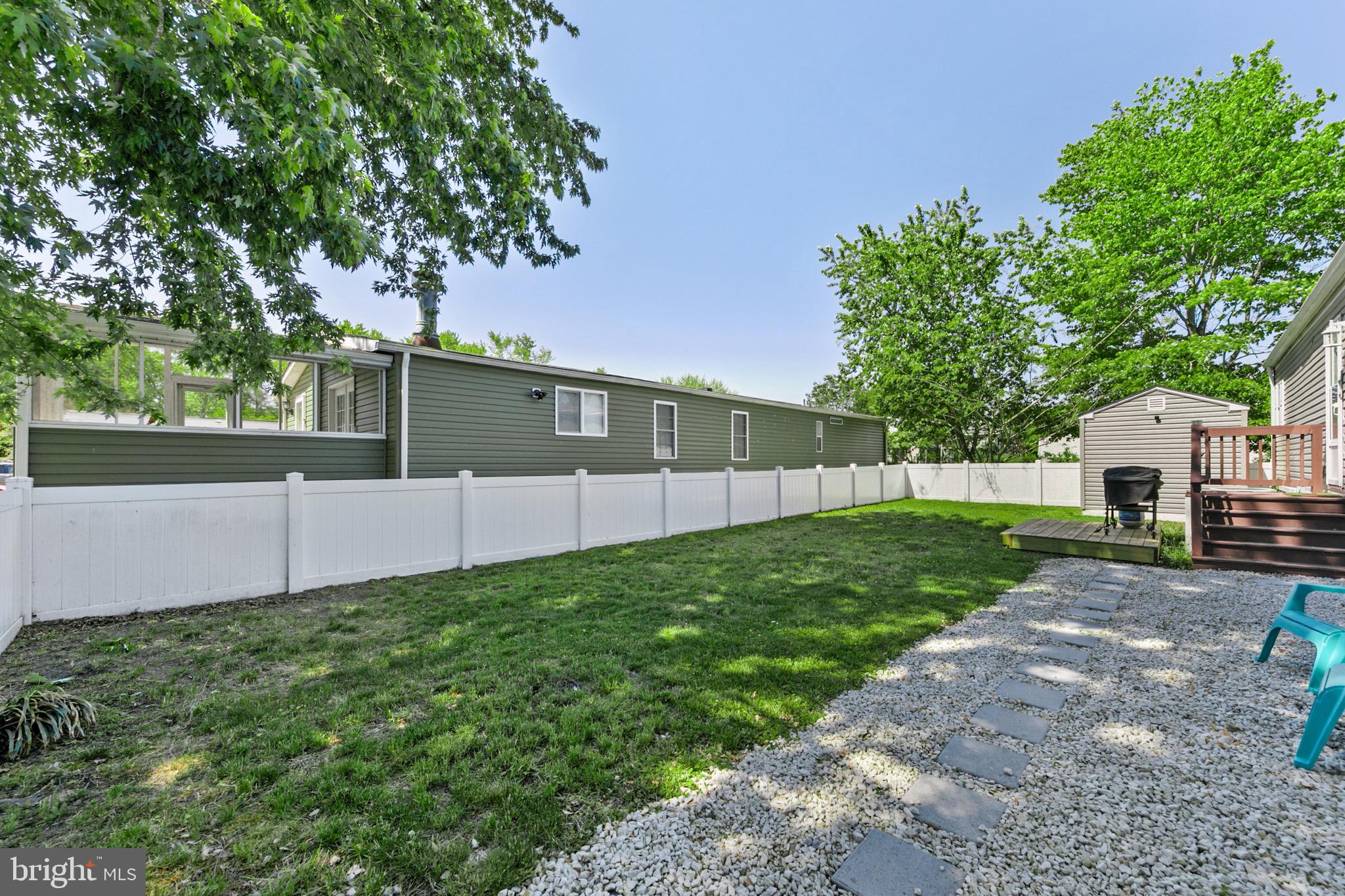 ANGOLA BEACH - Residential