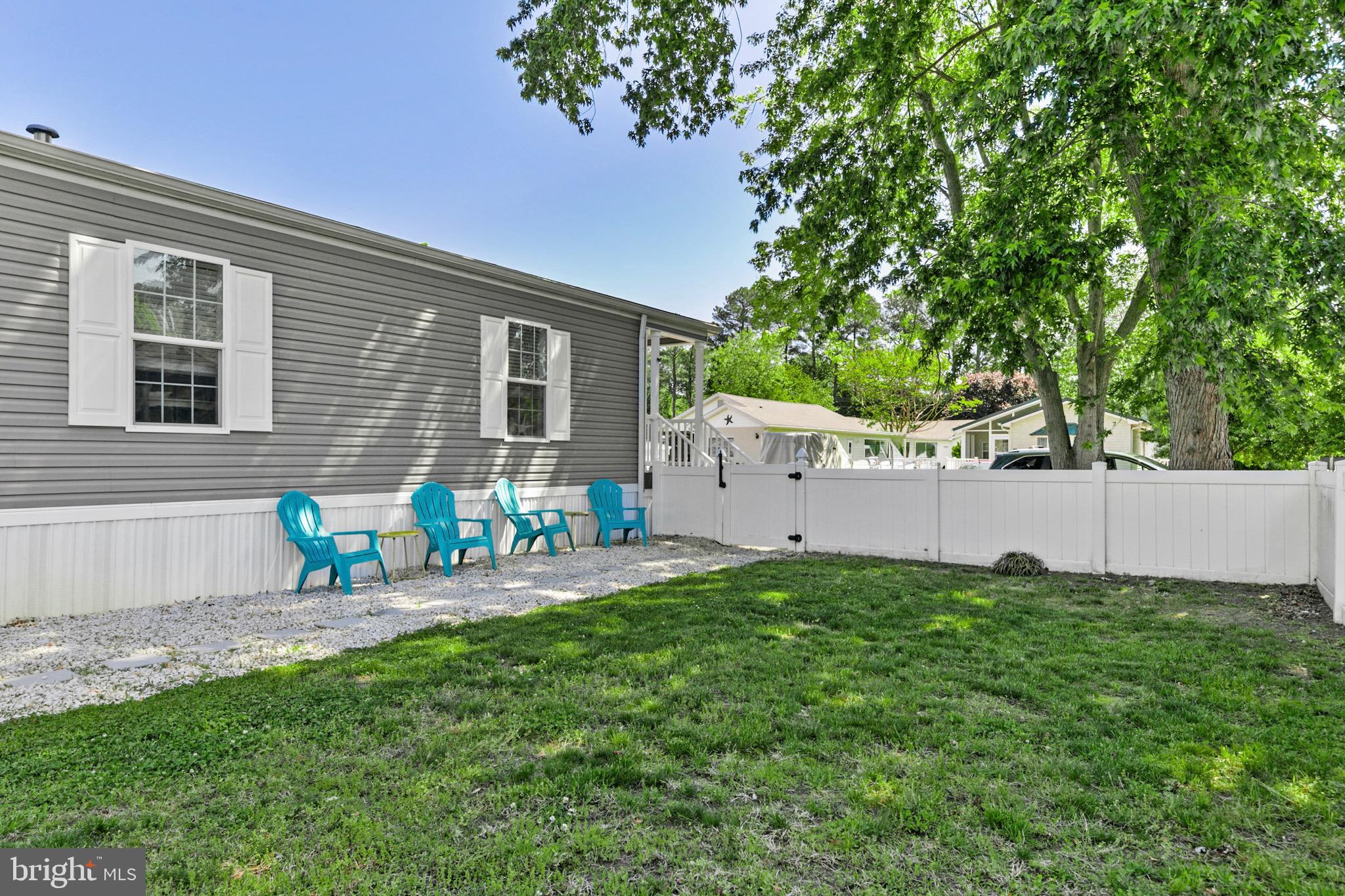 ANGOLA BEACH - Residential