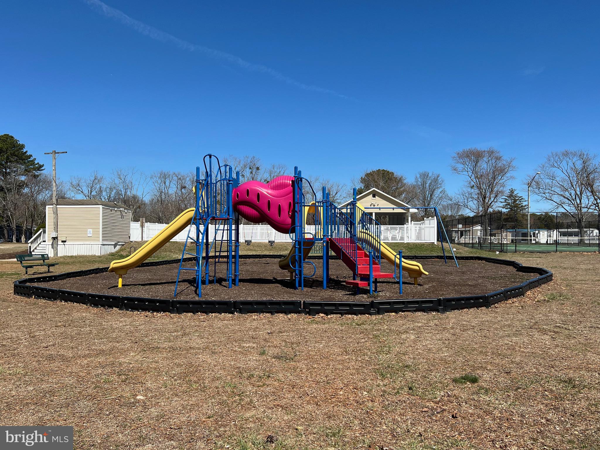 ANGOLA BEACH - Residential