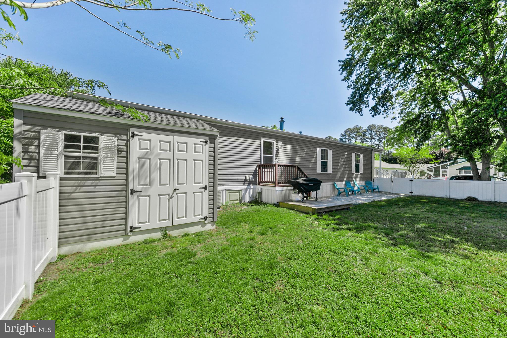 ANGOLA BEACH - Residential