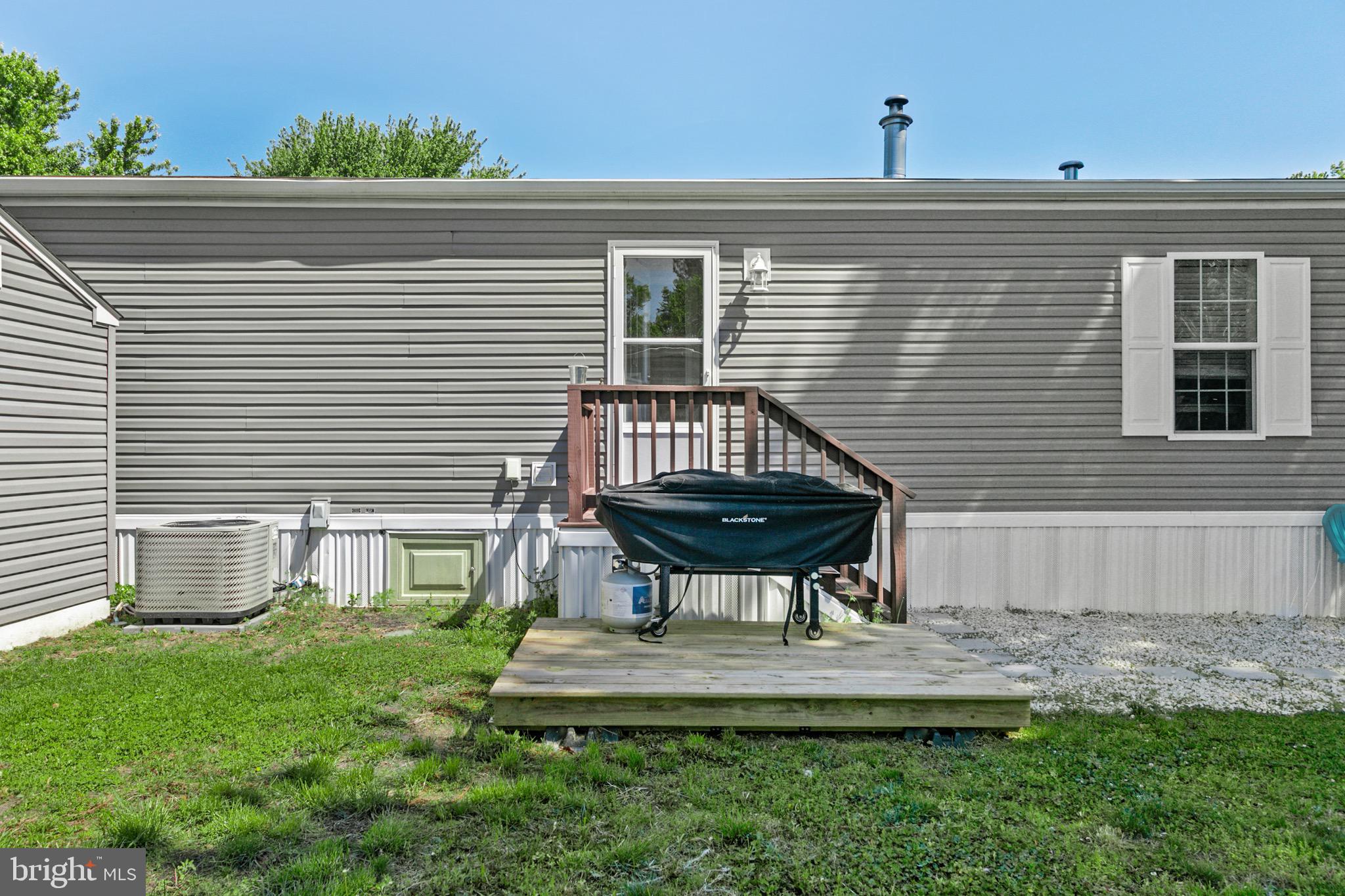 ANGOLA BEACH - Residential