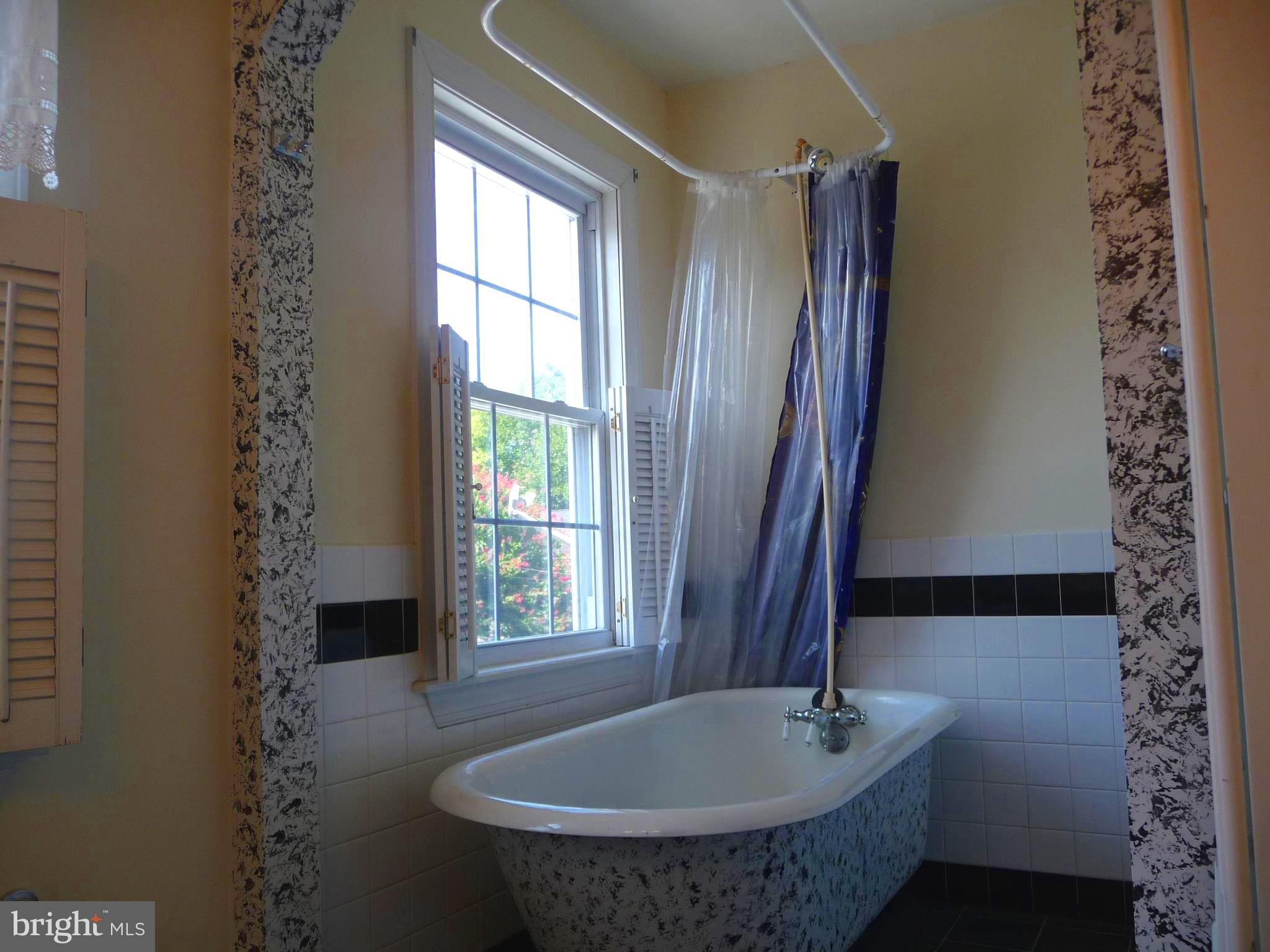 FREDERICKSBURG CITY - Residential Lease