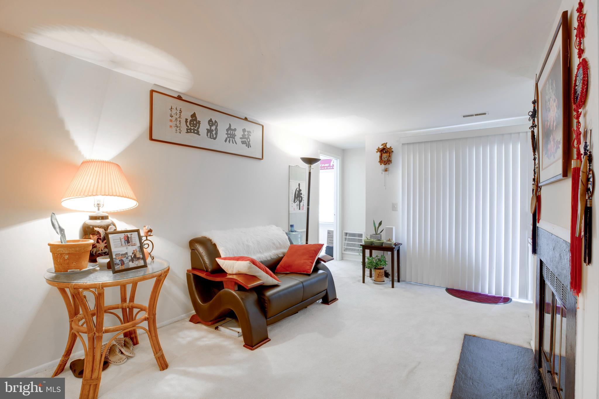 FARMINGDALE - Residential