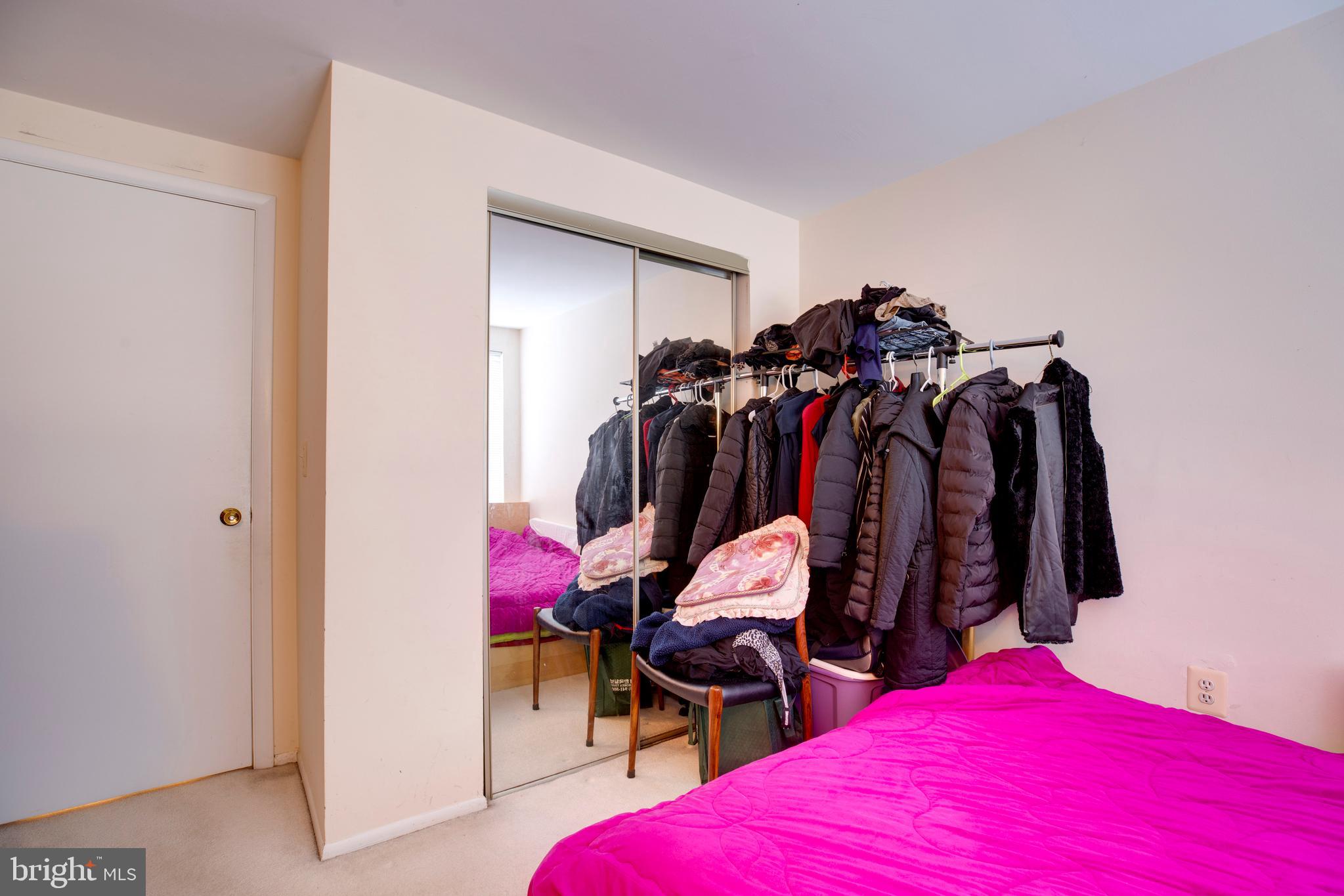 FARMINGDALE - Residential