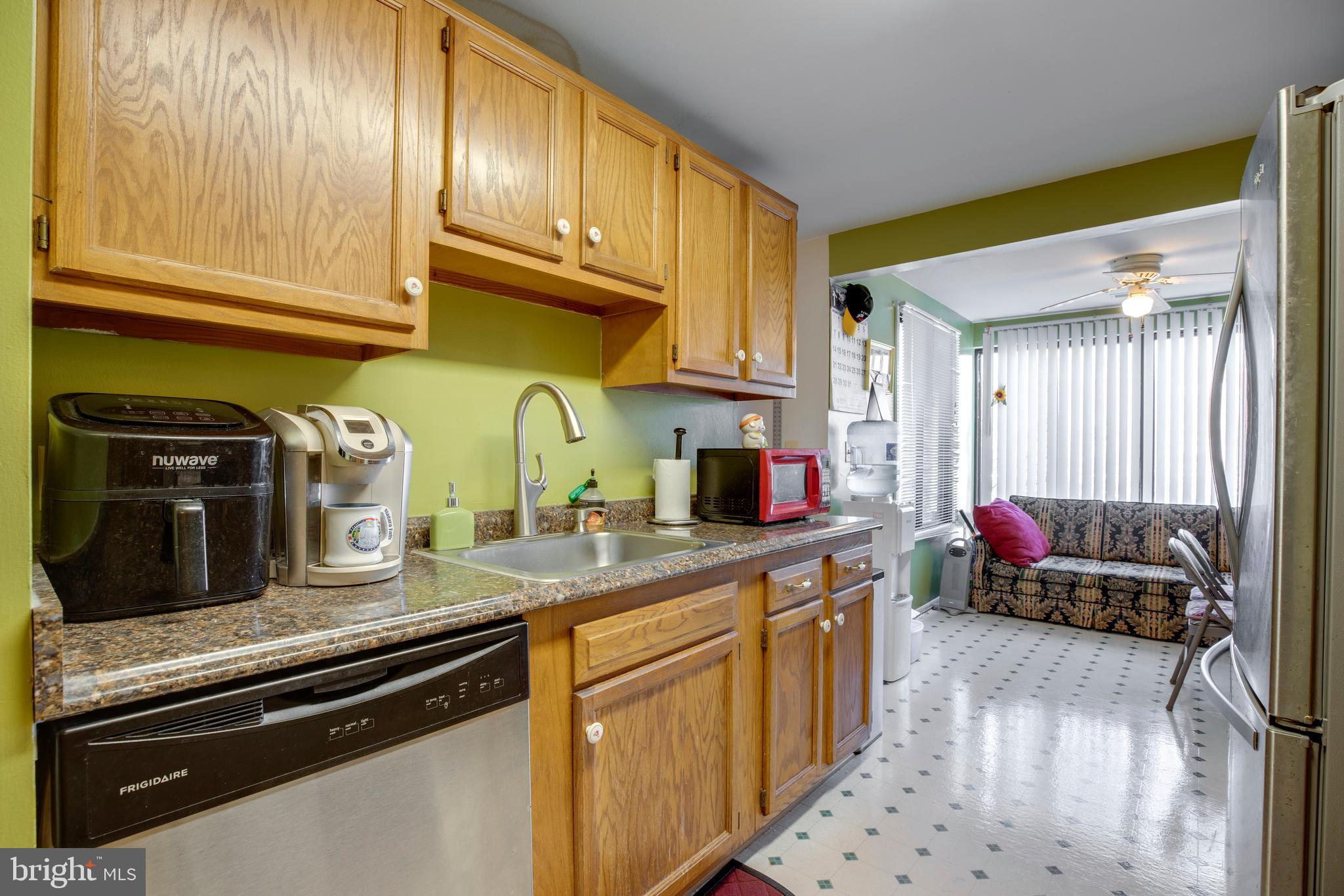 FARMINGDALE - Residential