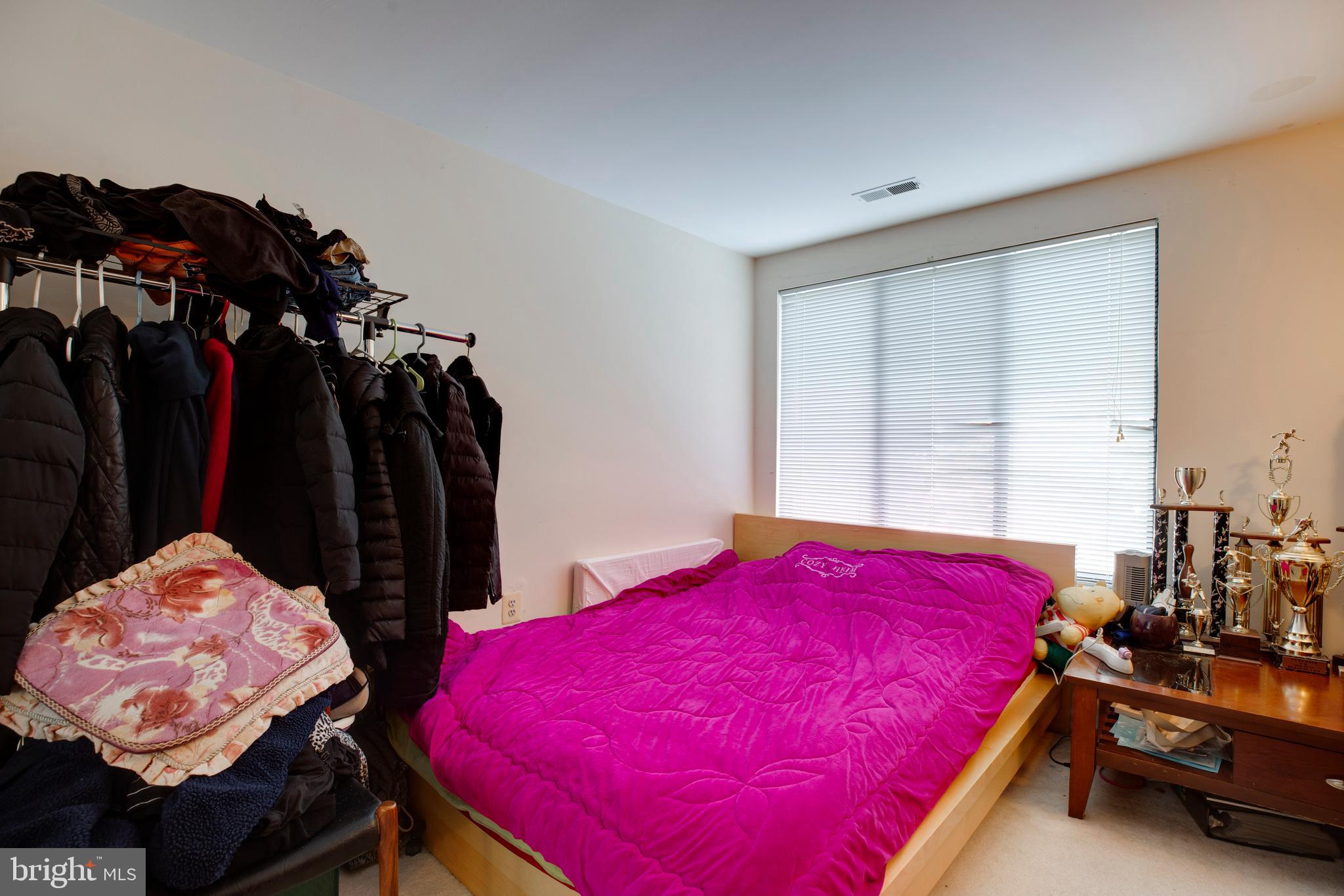 FARMINGDALE - Residential