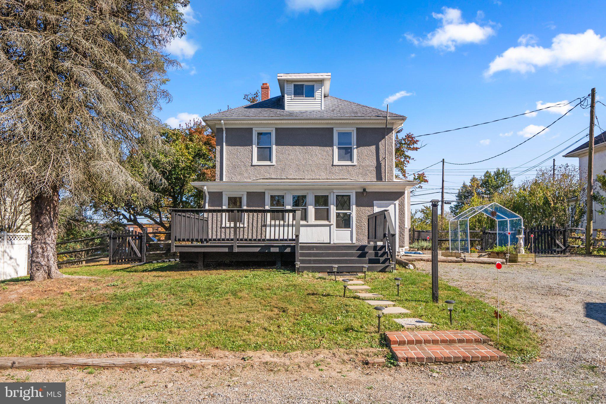 DAMASCUS OUTSIDE - Residential