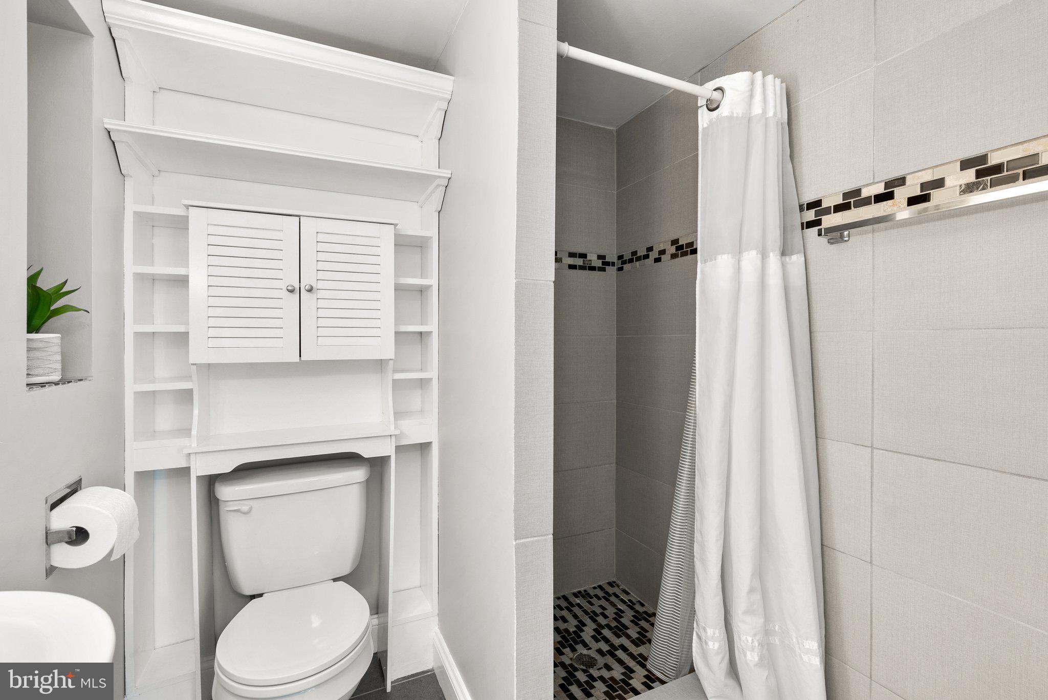 DAMASCUS OUTSIDE - Residential