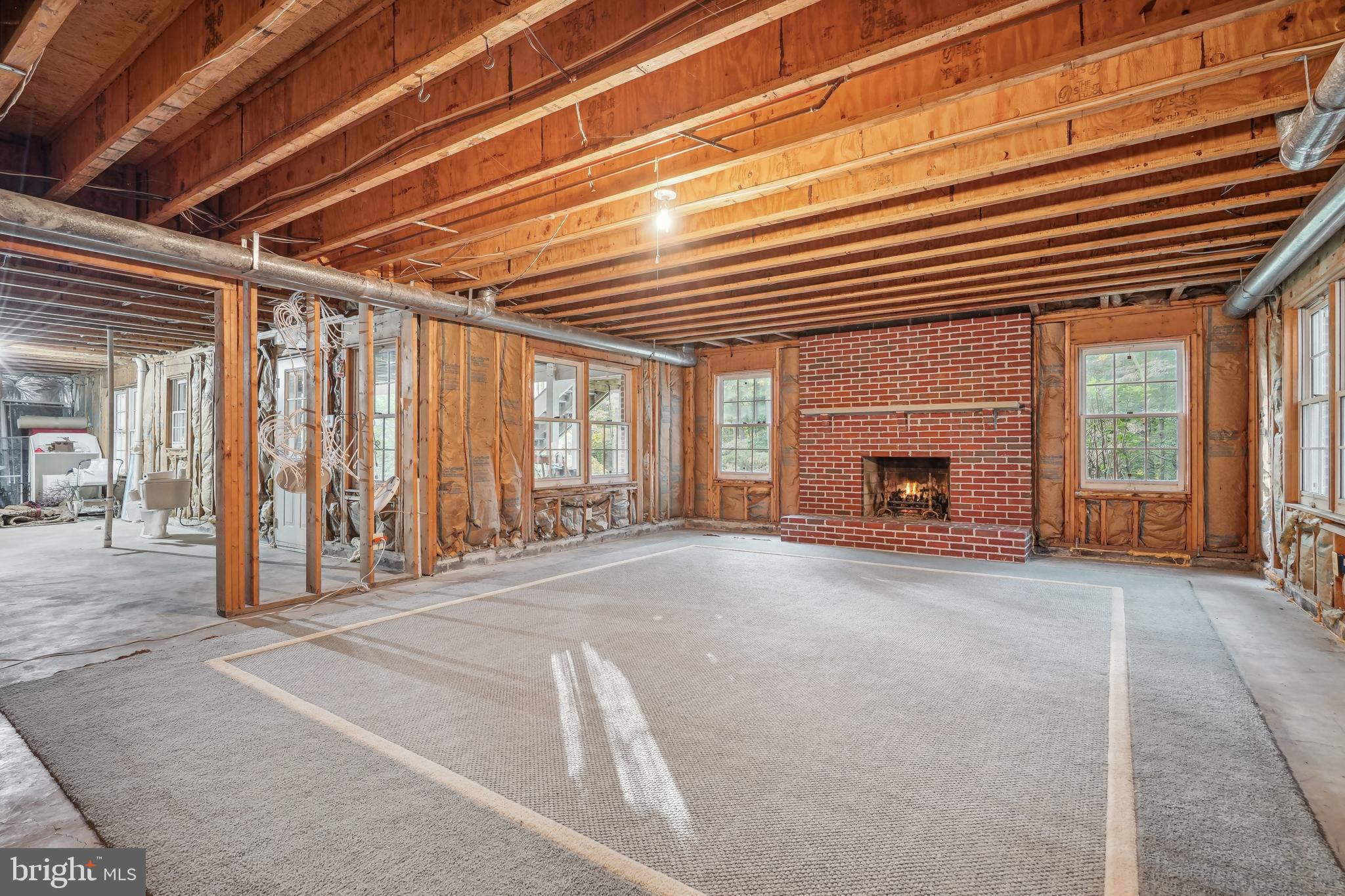 PINE RIDGE - Residential