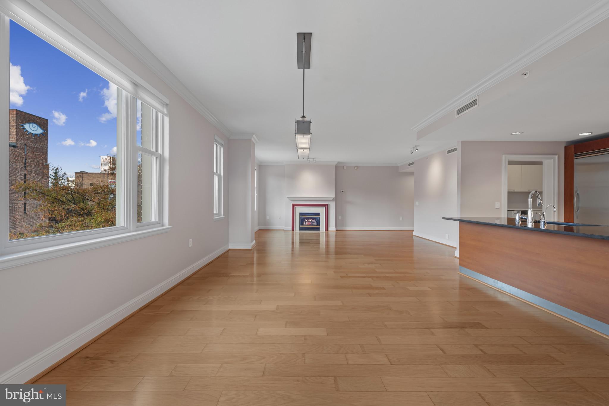 THE RITZ-CARLTON RESIDENCES - Residential Lease