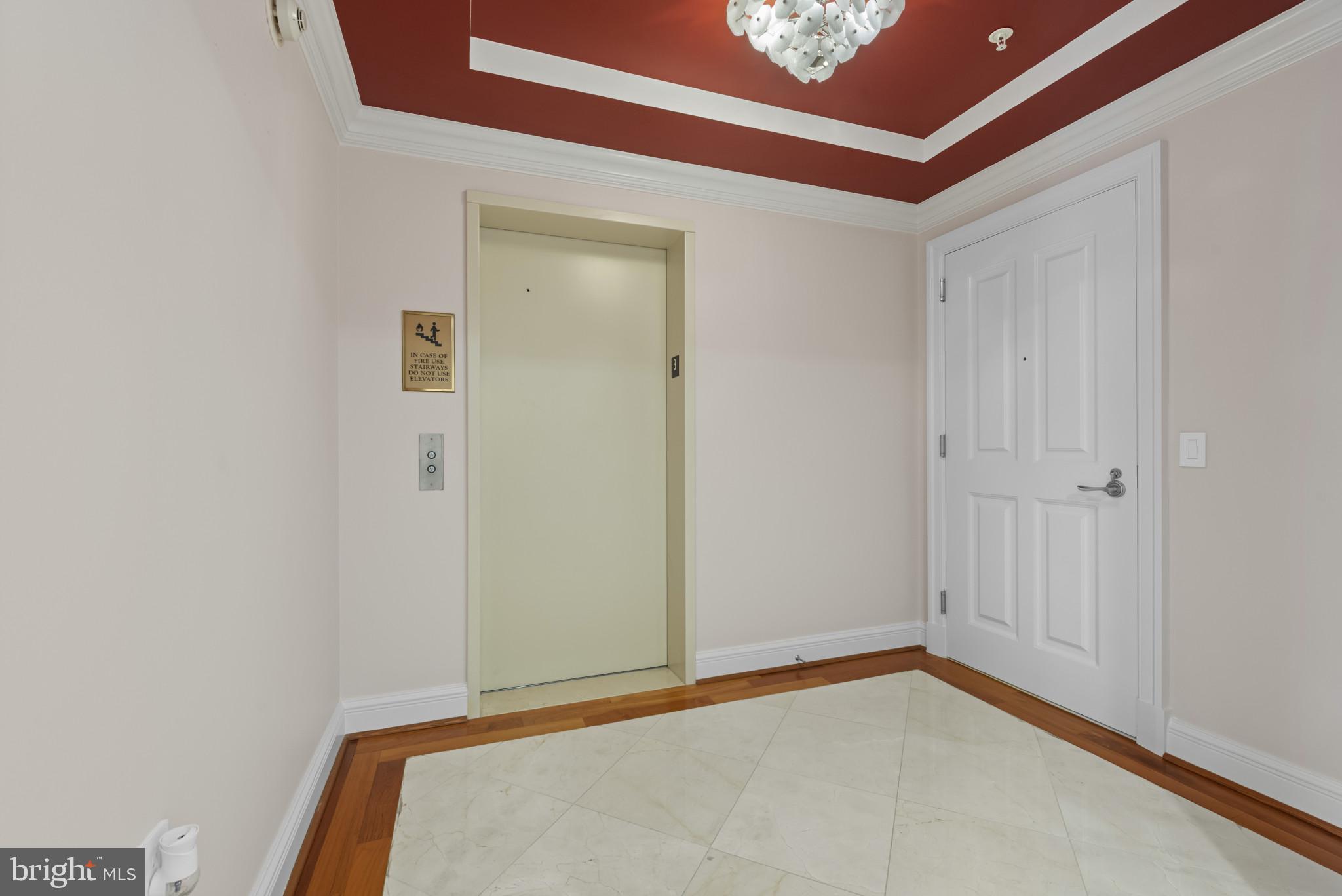 THE RITZ-CARLTON RESIDENCES - Residential Lease