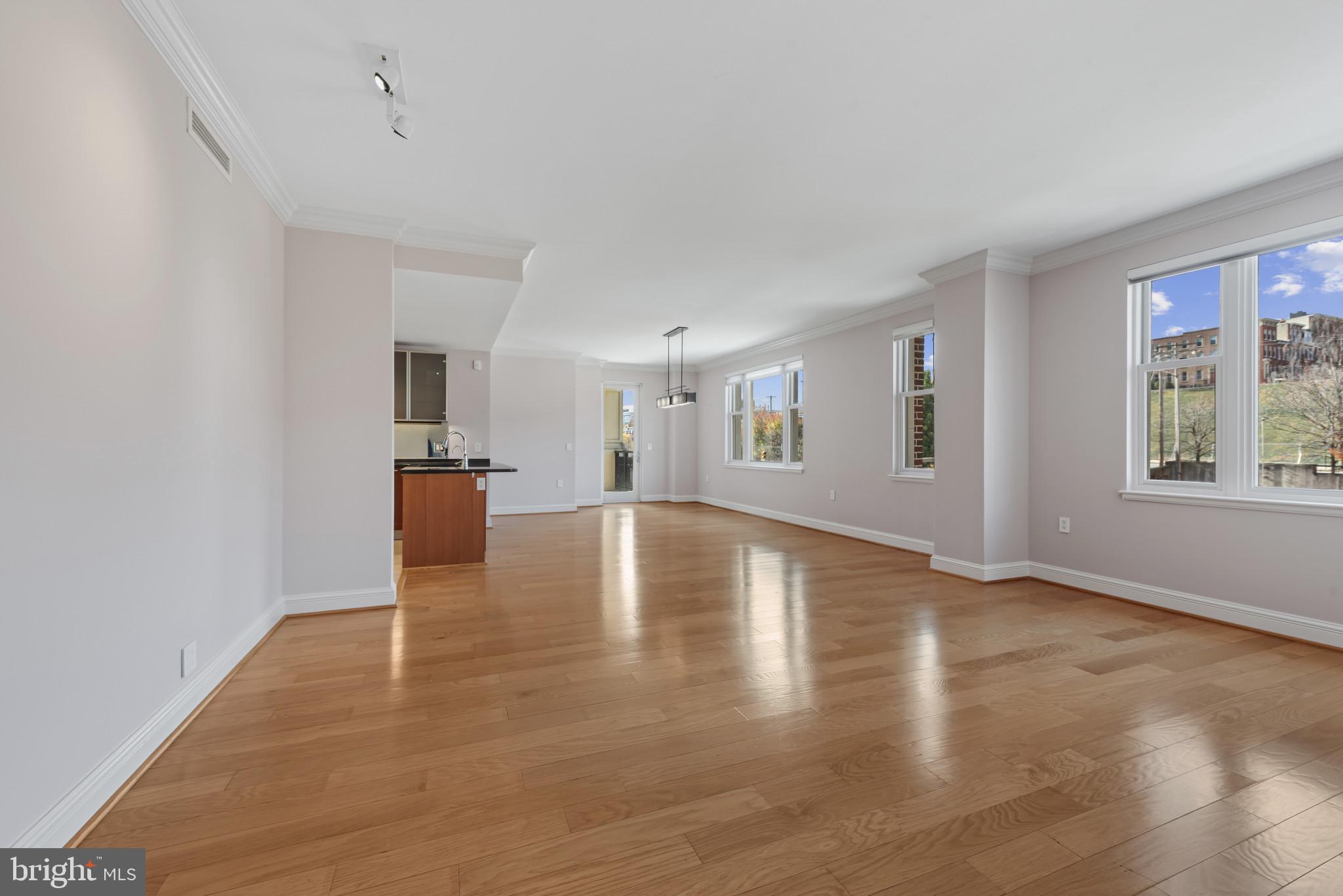 THE RITZ-CARLTON RESIDENCES - Residential Lease