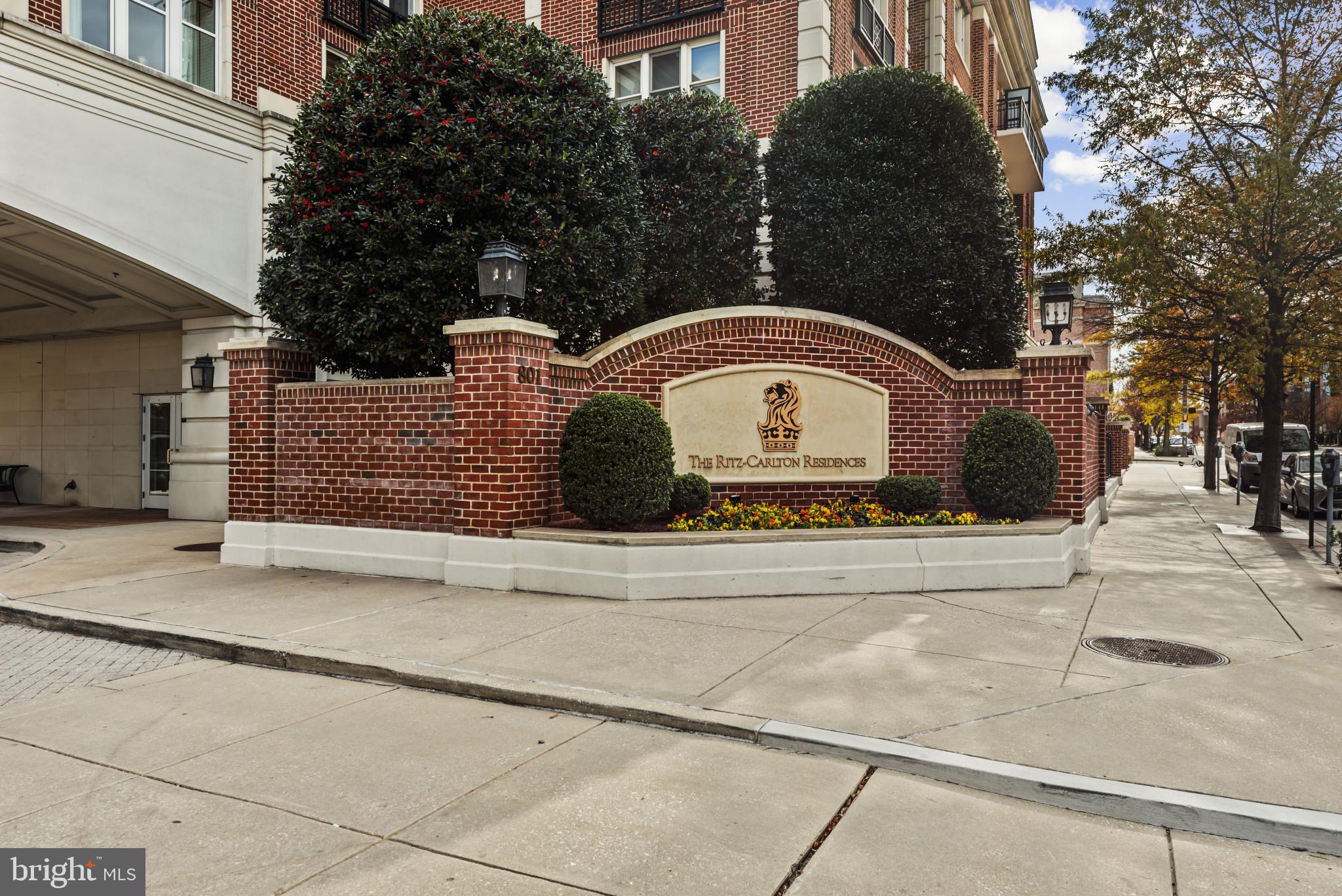 THE RITZ-CARLTON RESIDENCES - Residential Lease