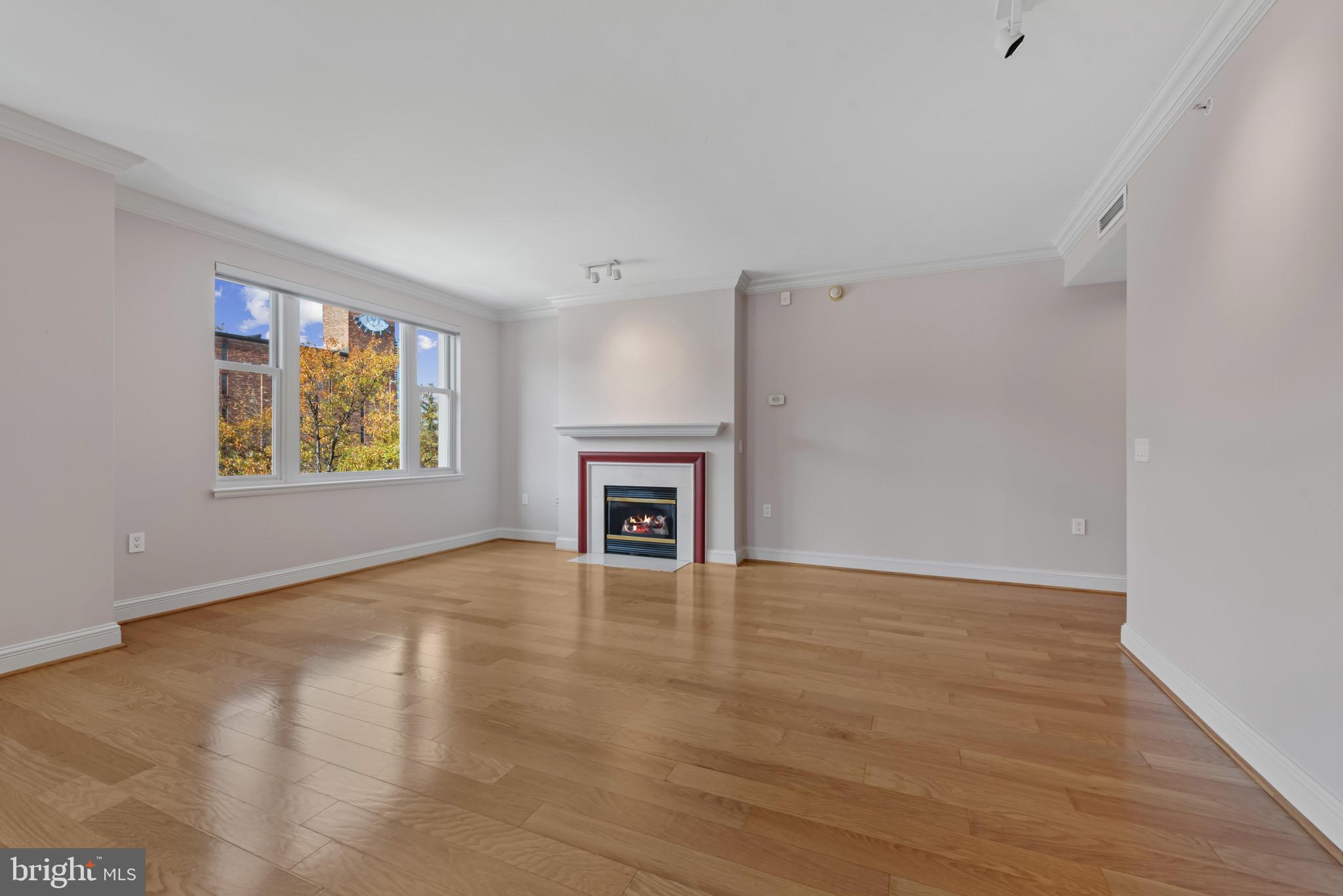 THE RITZ-CARLTON RESIDENCES - Residential Lease