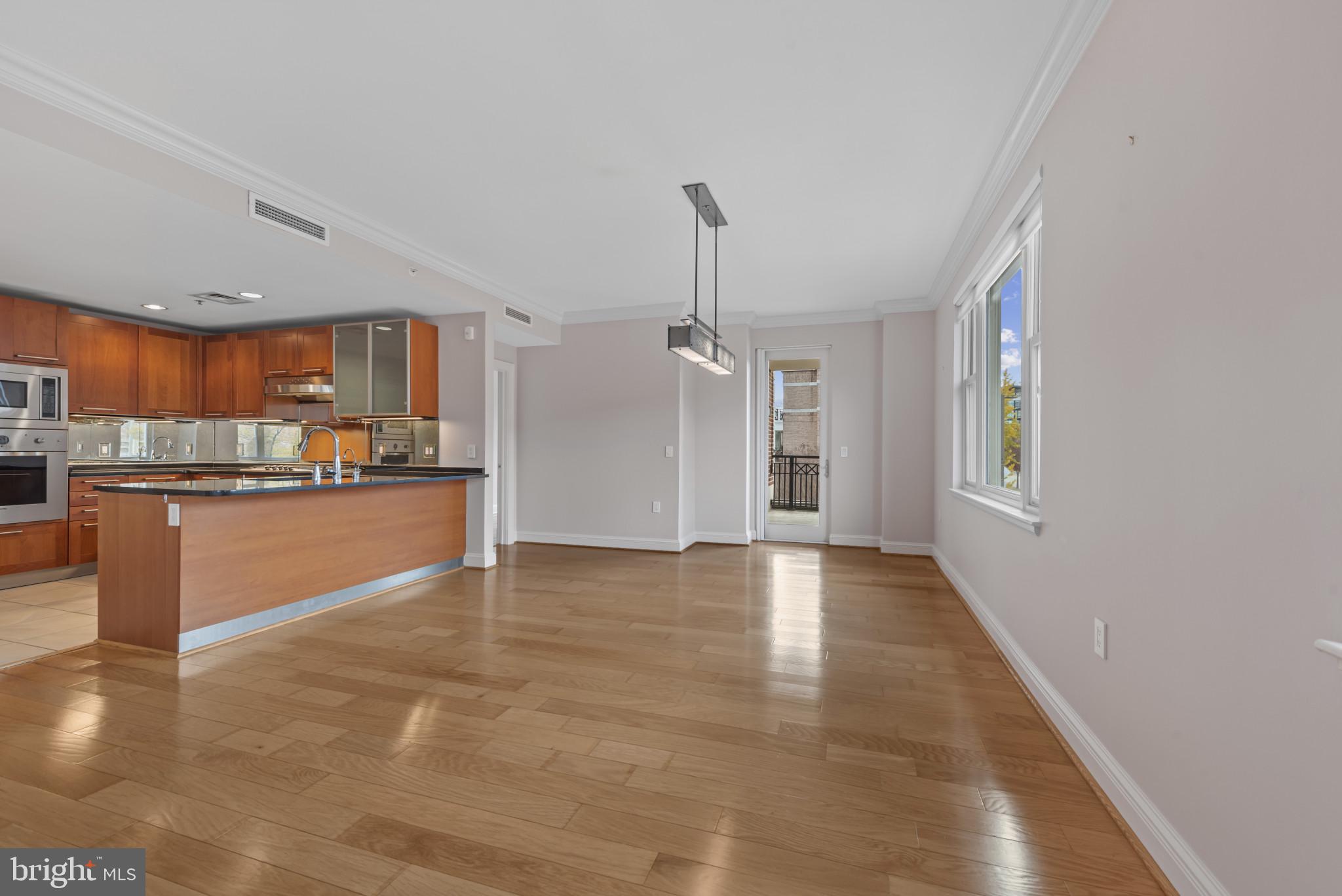 THE RITZ-CARLTON RESIDENCES - Residential Lease