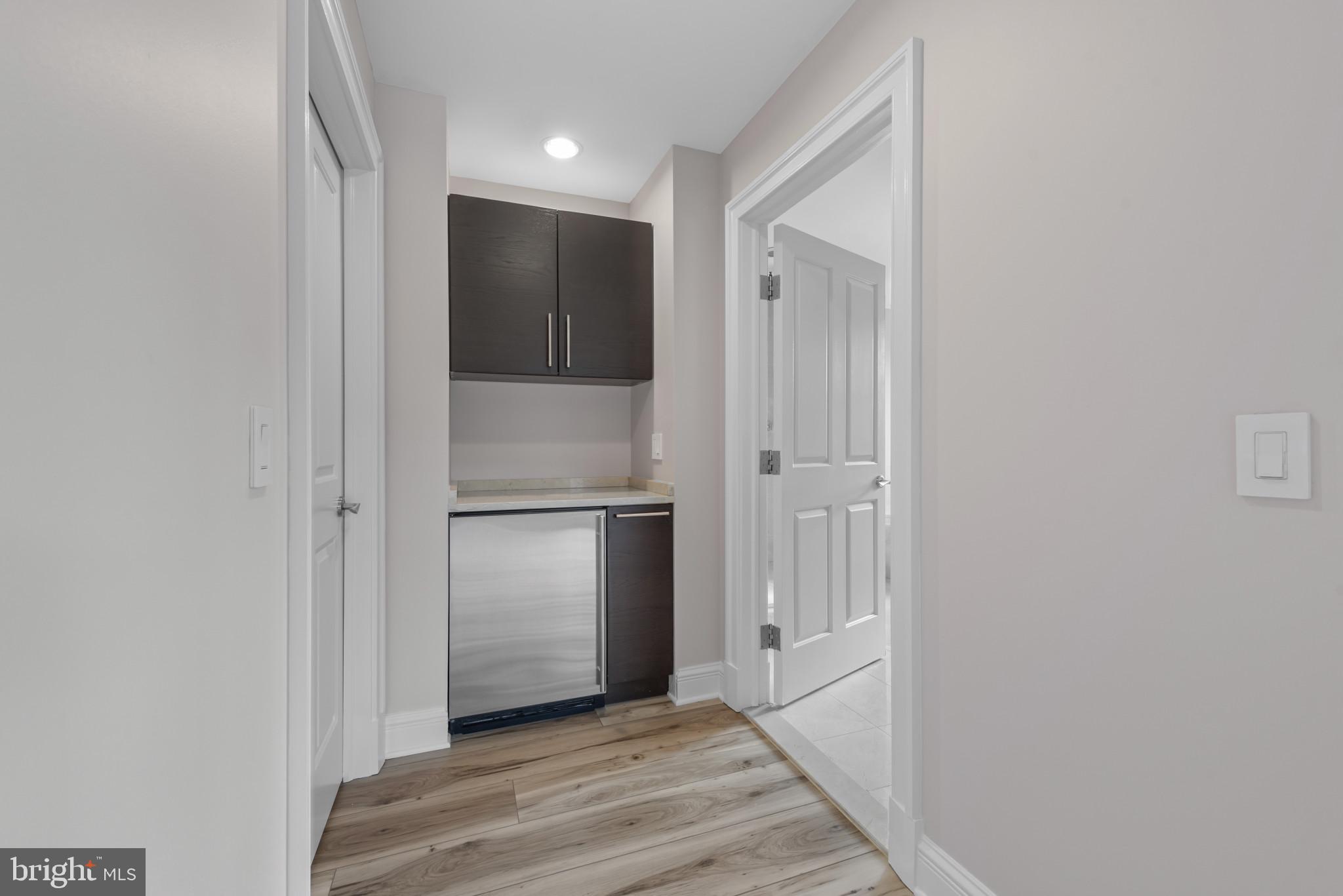 THE RITZ-CARLTON RESIDENCES - Residential Lease