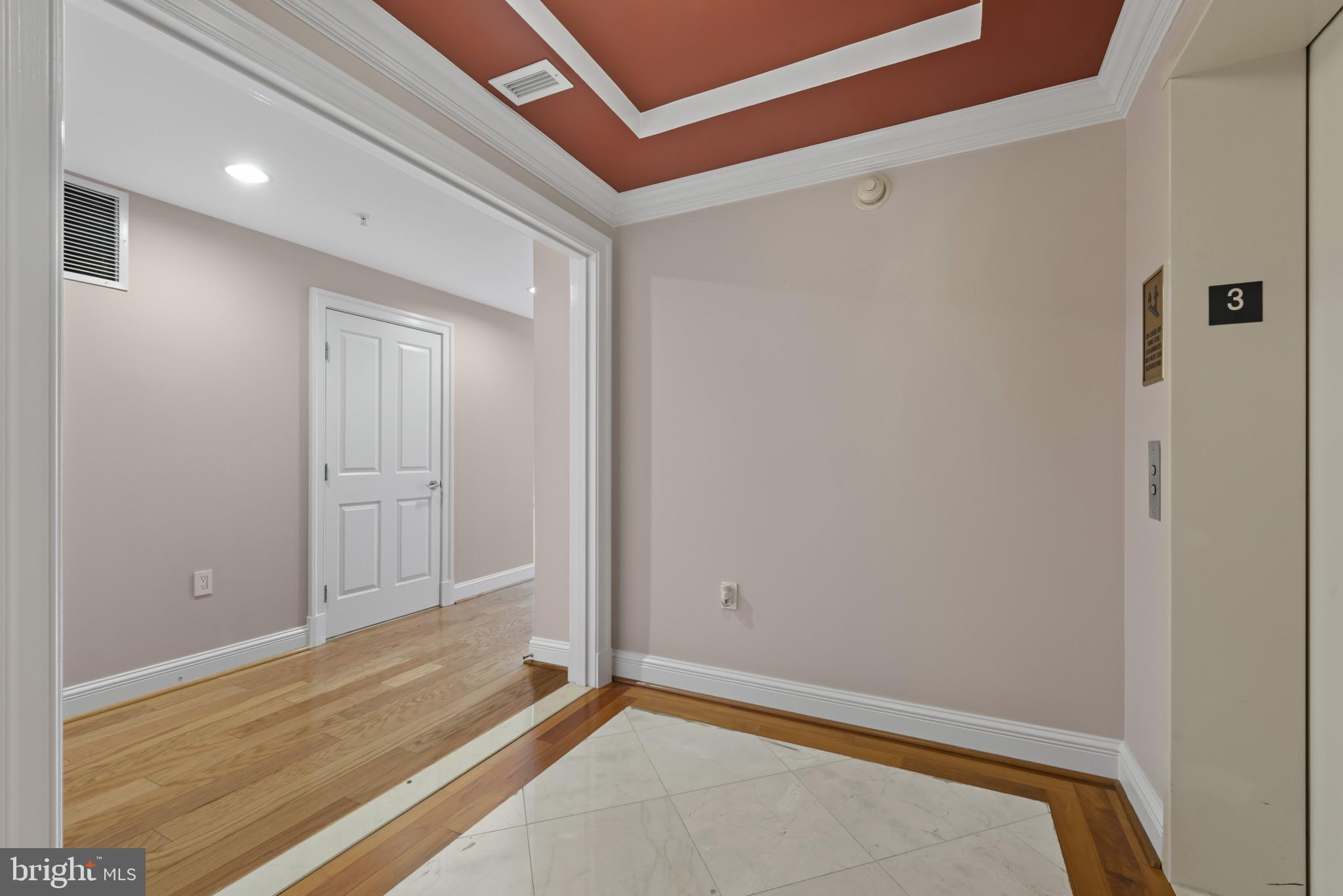 THE RITZ-CARLTON RESIDENCES - Residential Lease