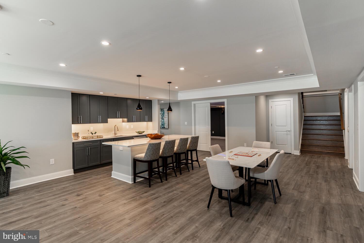 POTOMAC VILLAGE - Residential