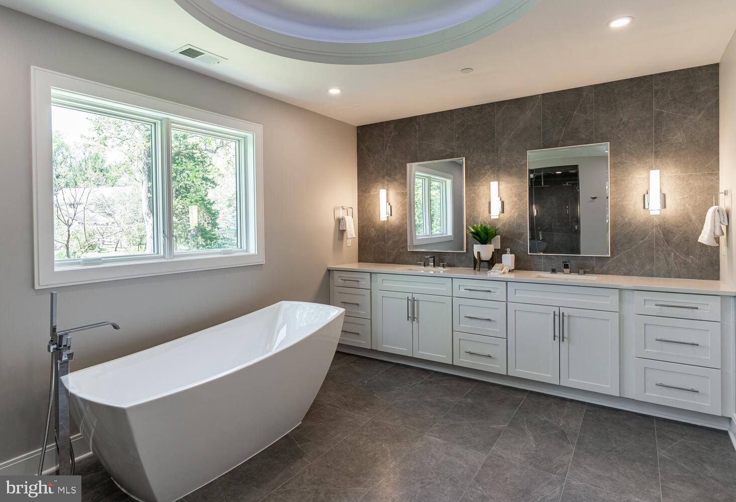 POTOMAC VILLAGE - Residential