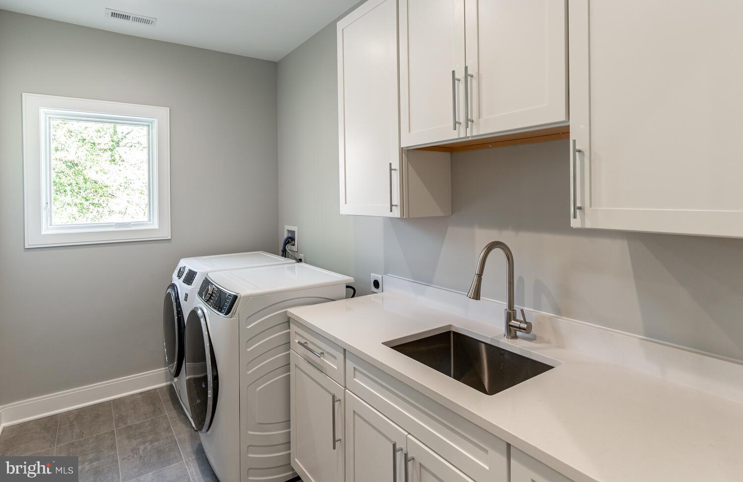 POTOMAC VILLAGE - Residential