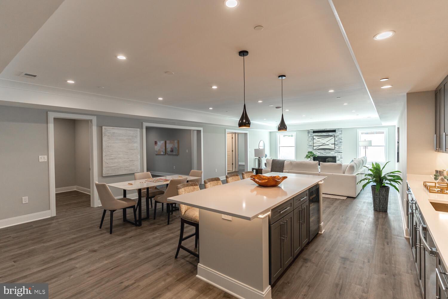 POTOMAC VILLAGE - Residential