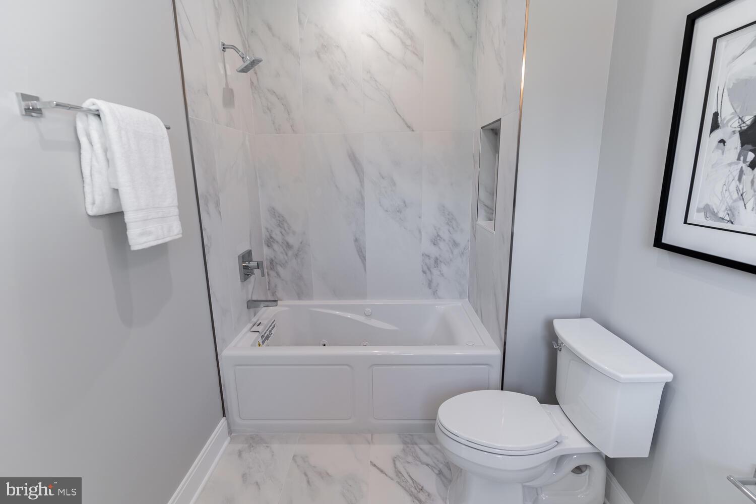 POTOMAC VILLAGE - Residential