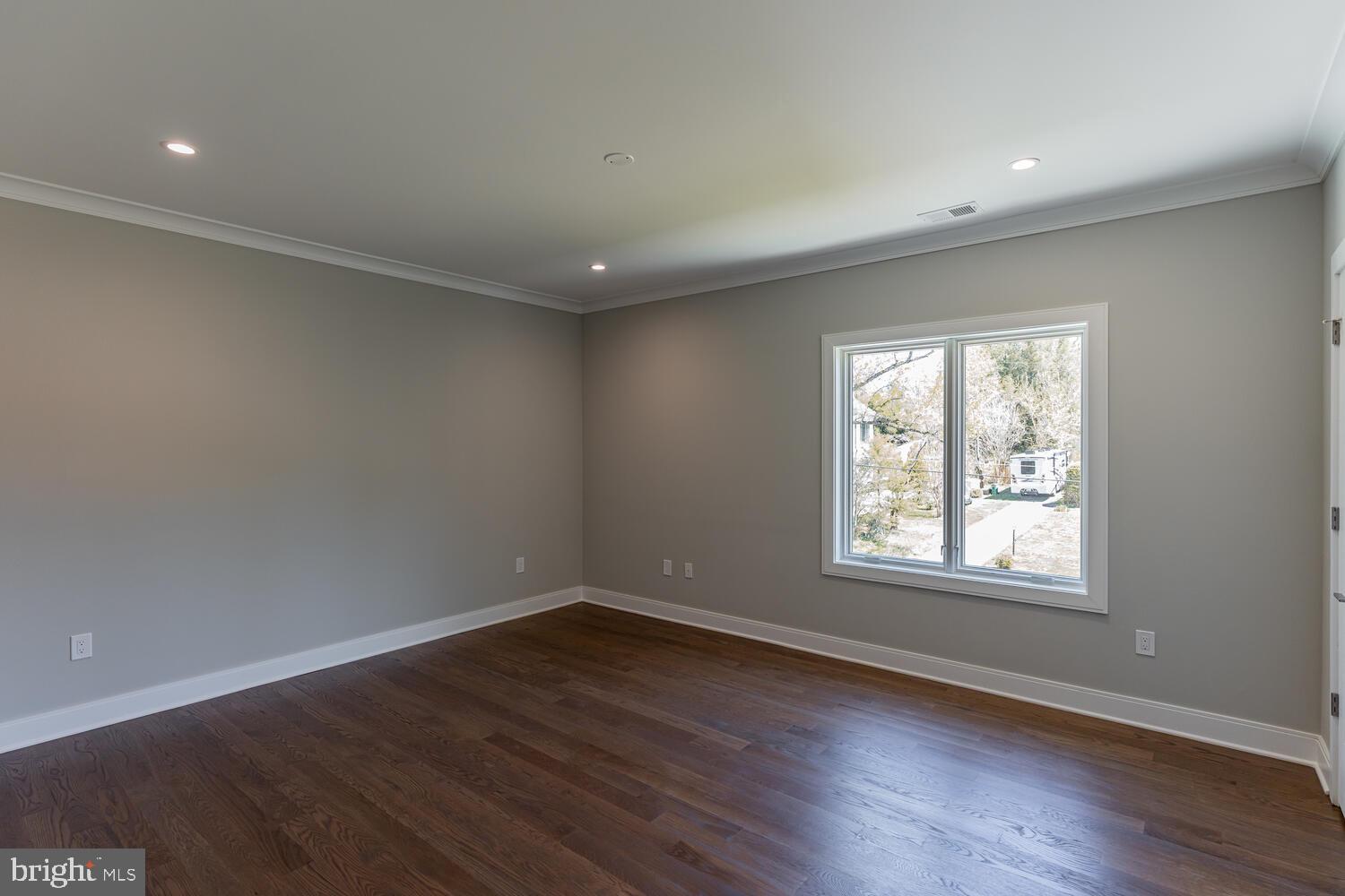 POTOMAC VILLAGE - Residential