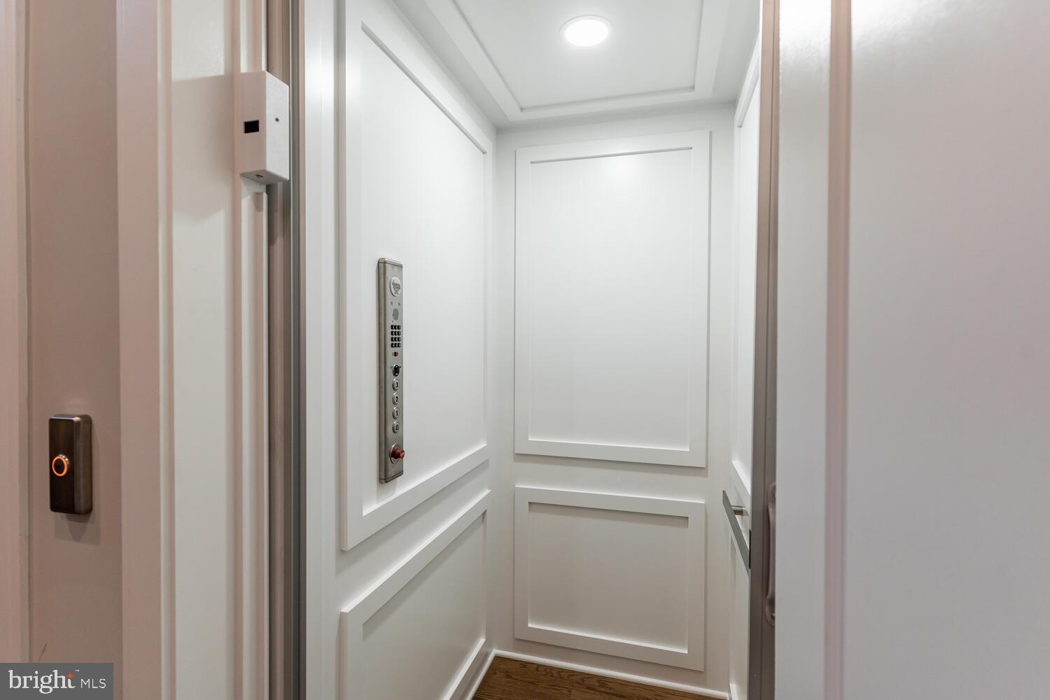 POTOMAC VILLAGE - Residential