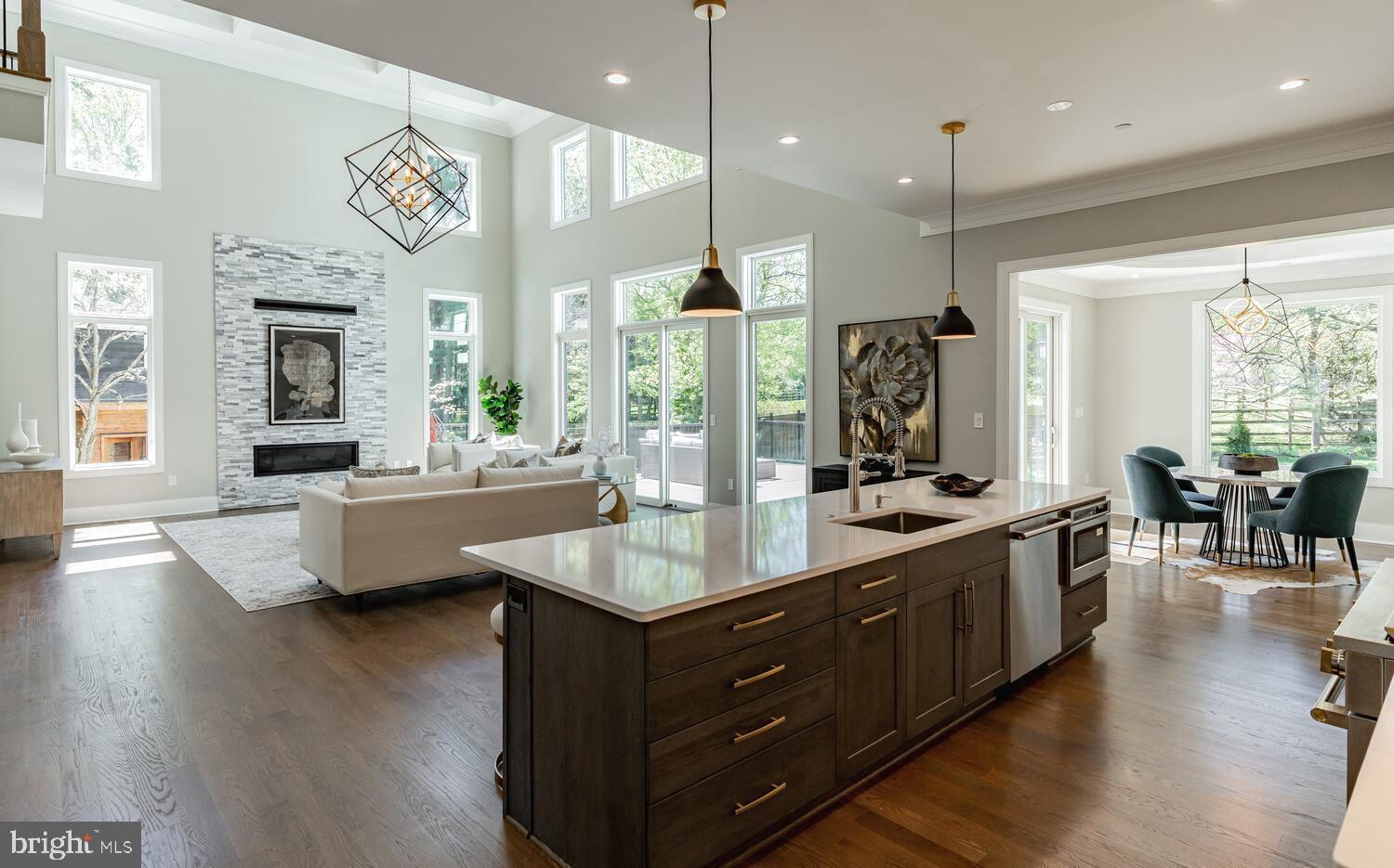 POTOMAC VILLAGE - Residential