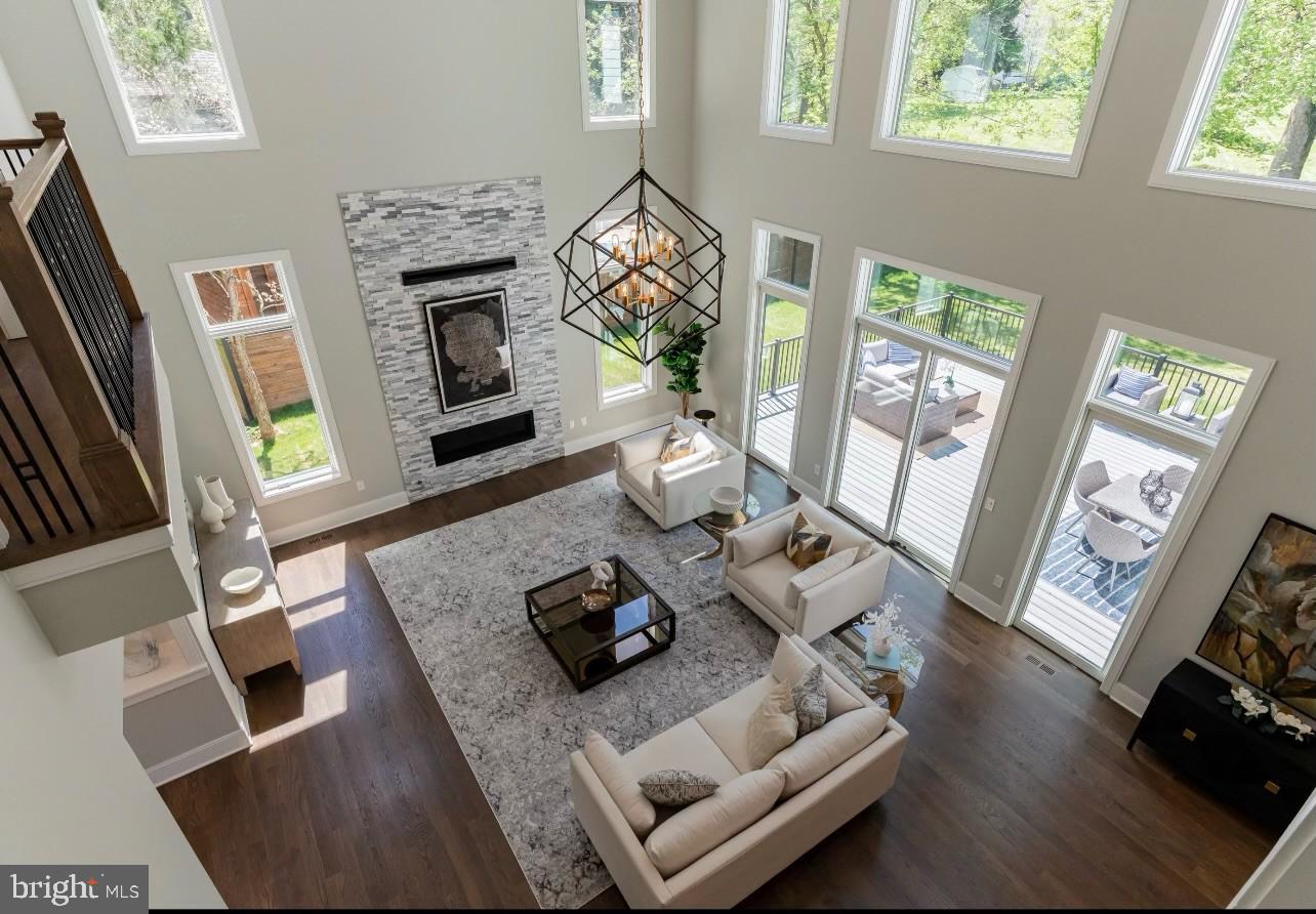 POTOMAC VILLAGE - Residential