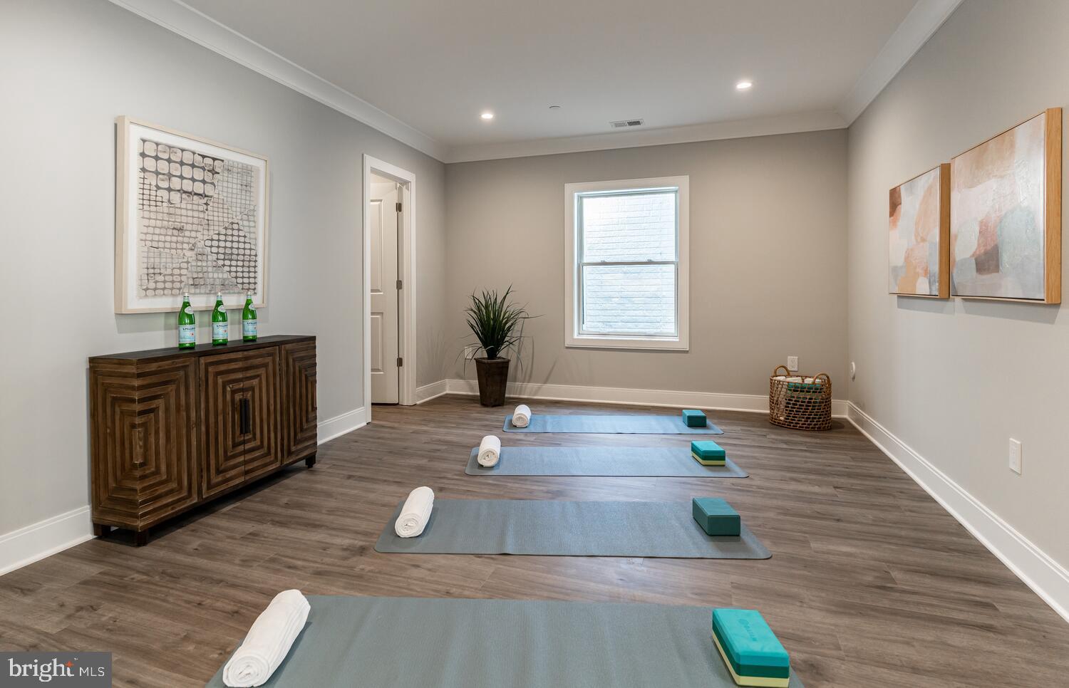 POTOMAC VILLAGE - Residential