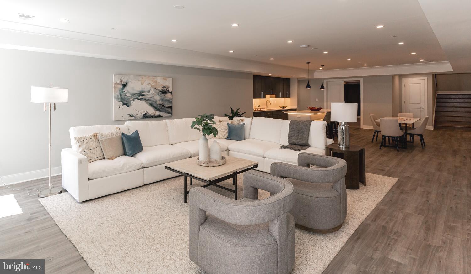 POTOMAC VILLAGE - Residential