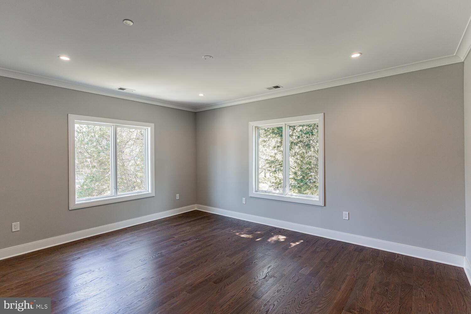 POTOMAC VILLAGE - Residential