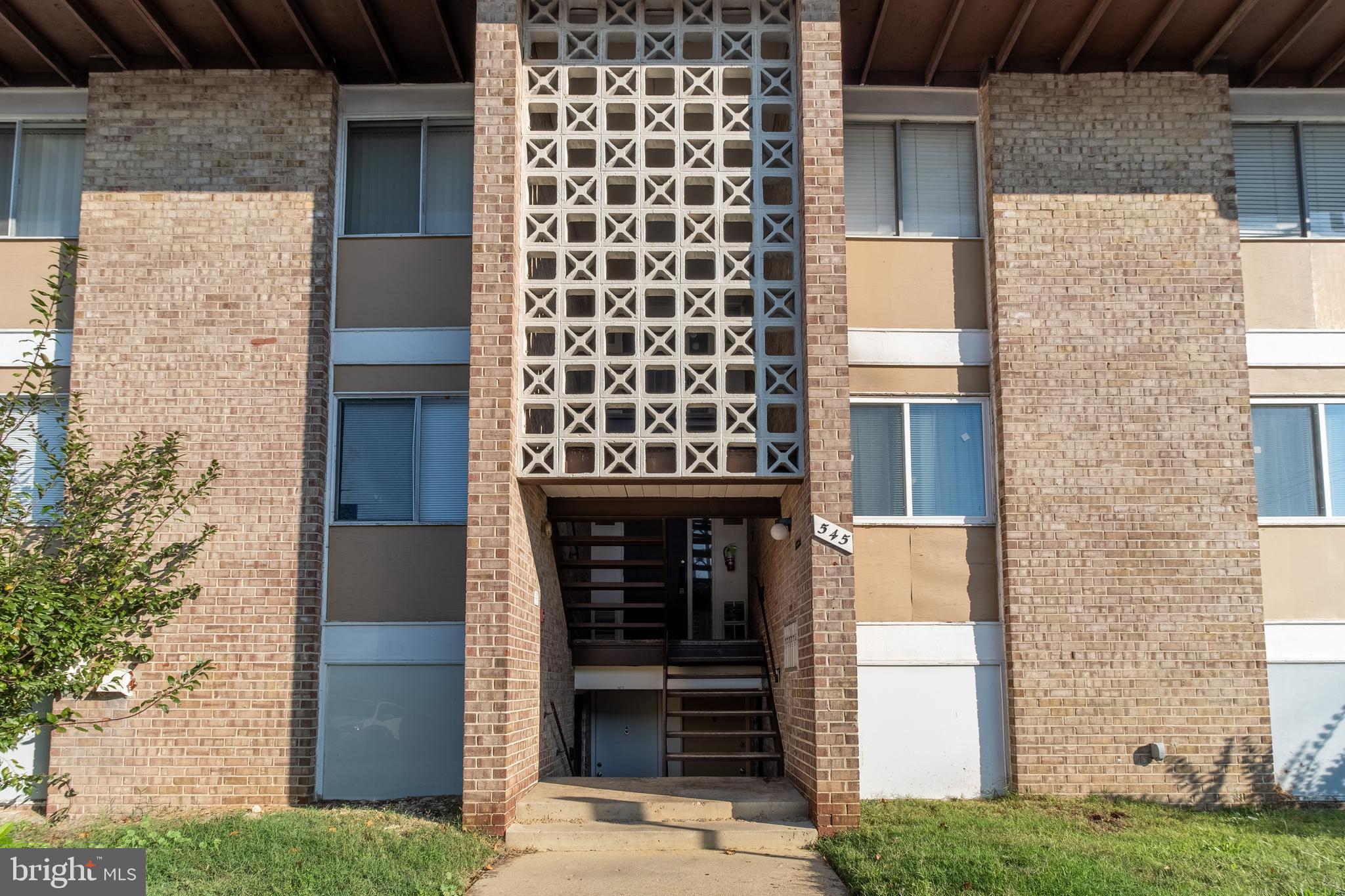 BROOKSIDE PARK CONDOMINIUMS - Residential Lease