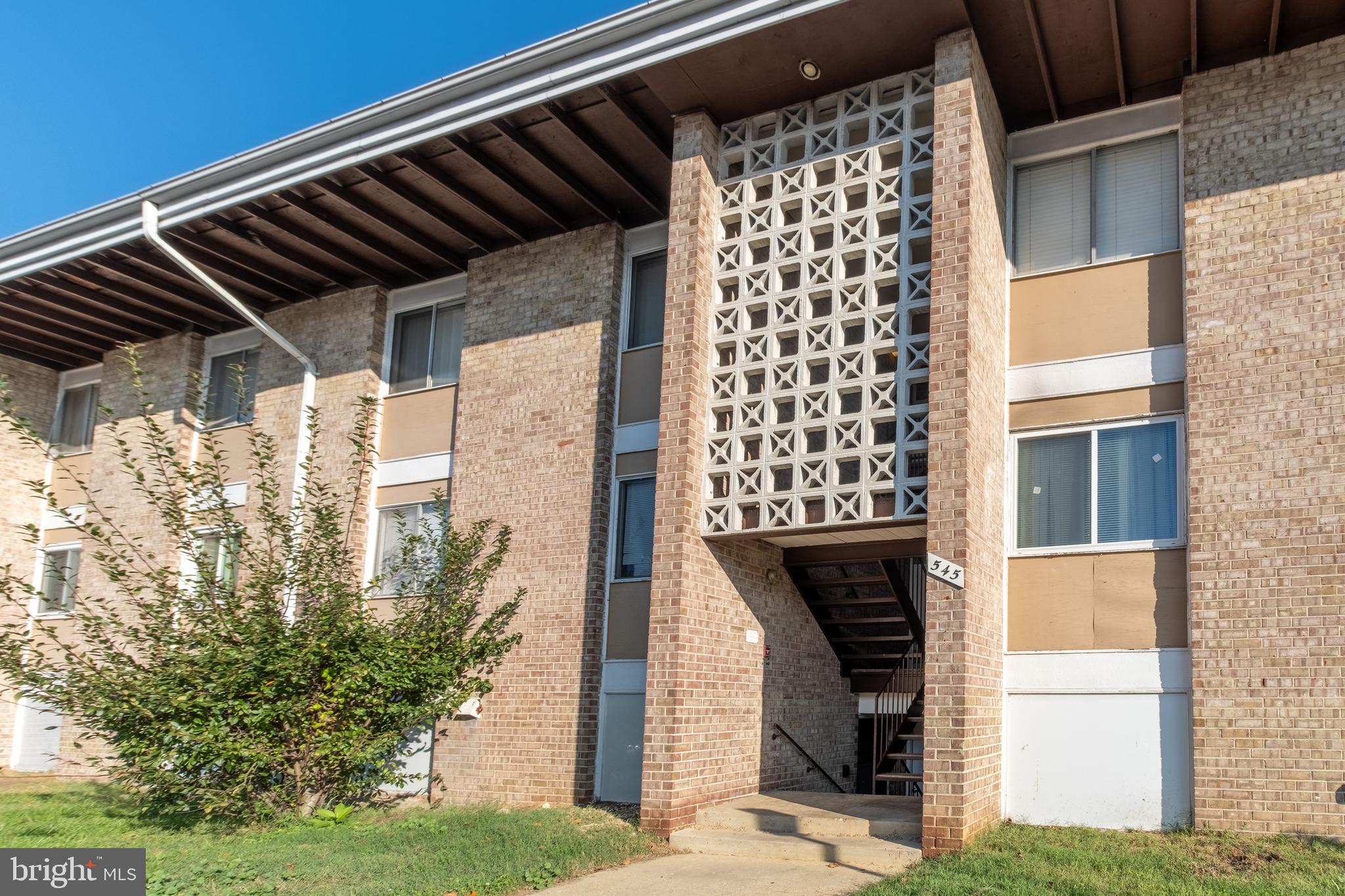 BROOKSIDE PARK CONDOMINIUMS - Residential Lease