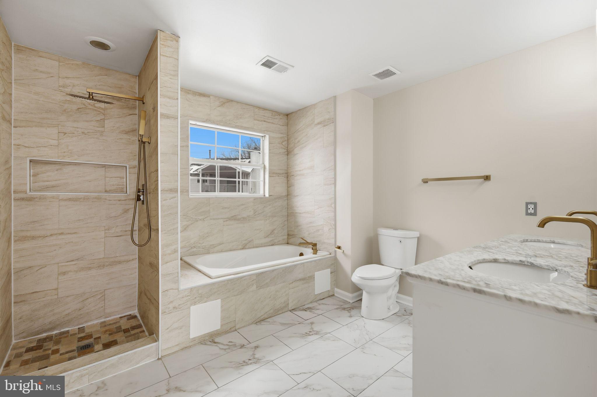 BARNABY KNOLLS PLAT 4 - Residential