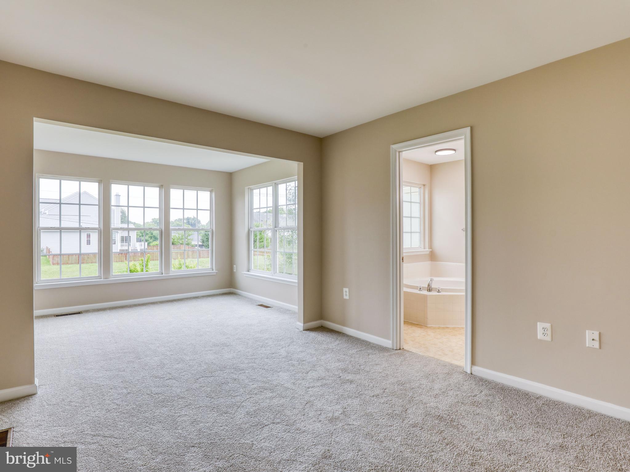 COLONIAL HILLS - Residential