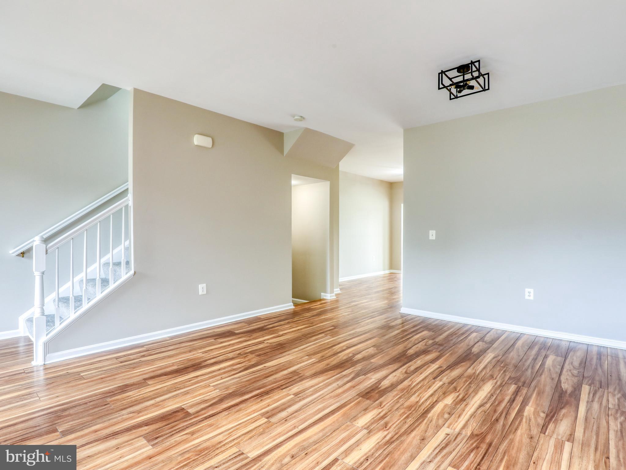 COLONIAL HILLS - Residential