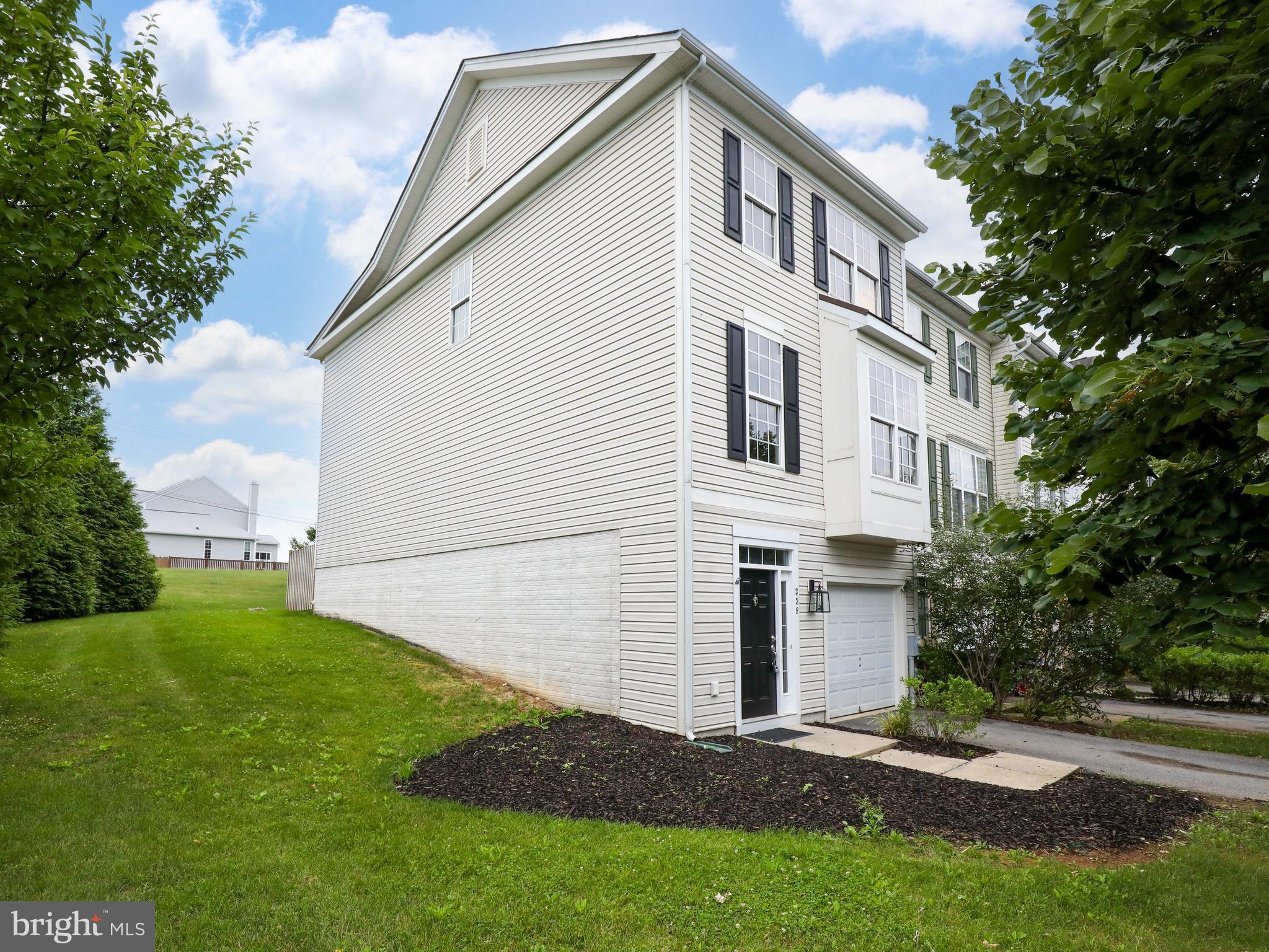 COLONIAL HILLS - Residential