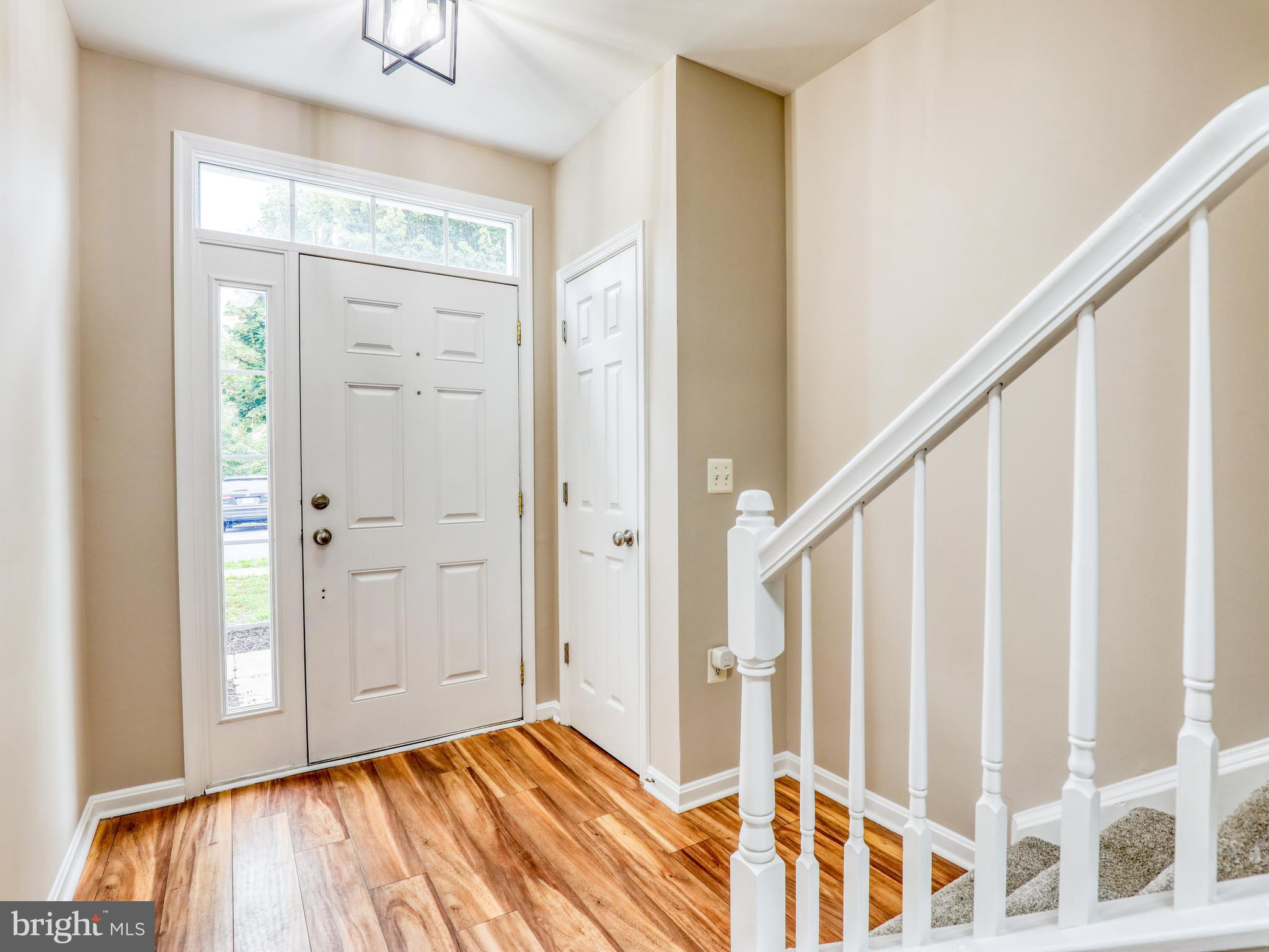 COLONIAL HILLS - Residential