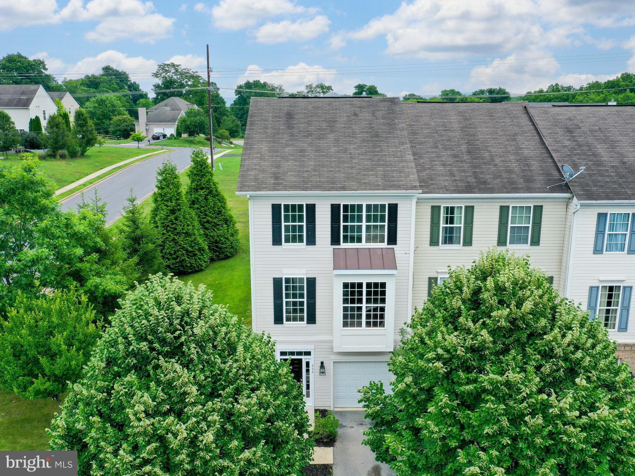 COLONIAL HILLS - Residential