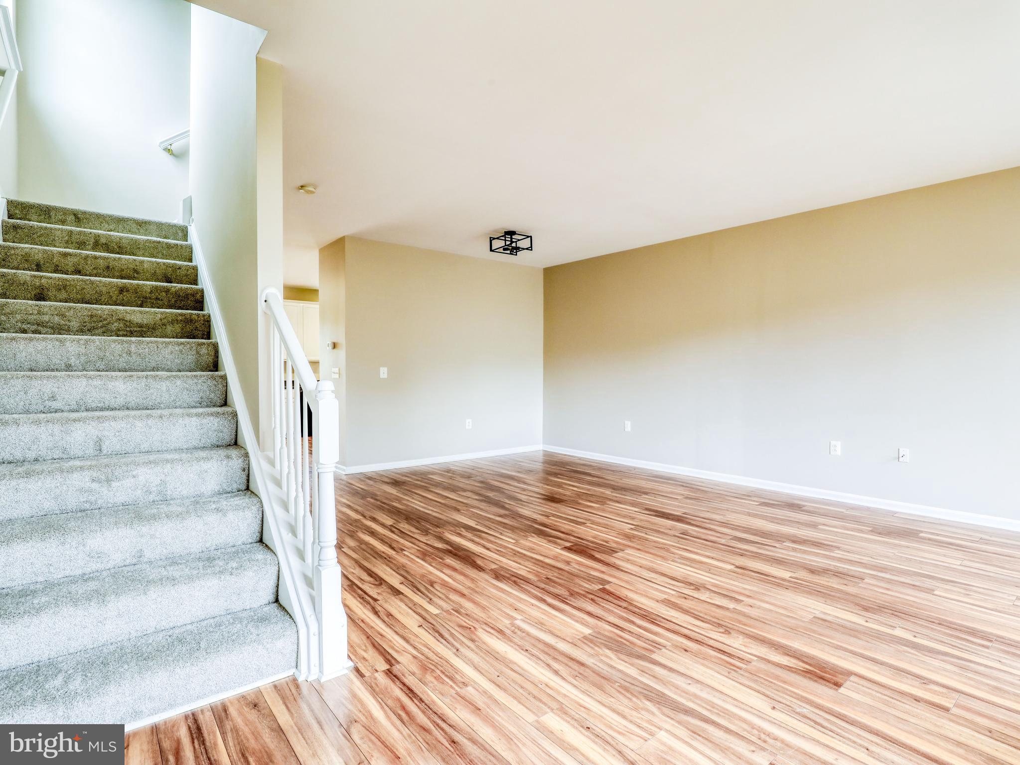 COLONIAL HILLS - Residential