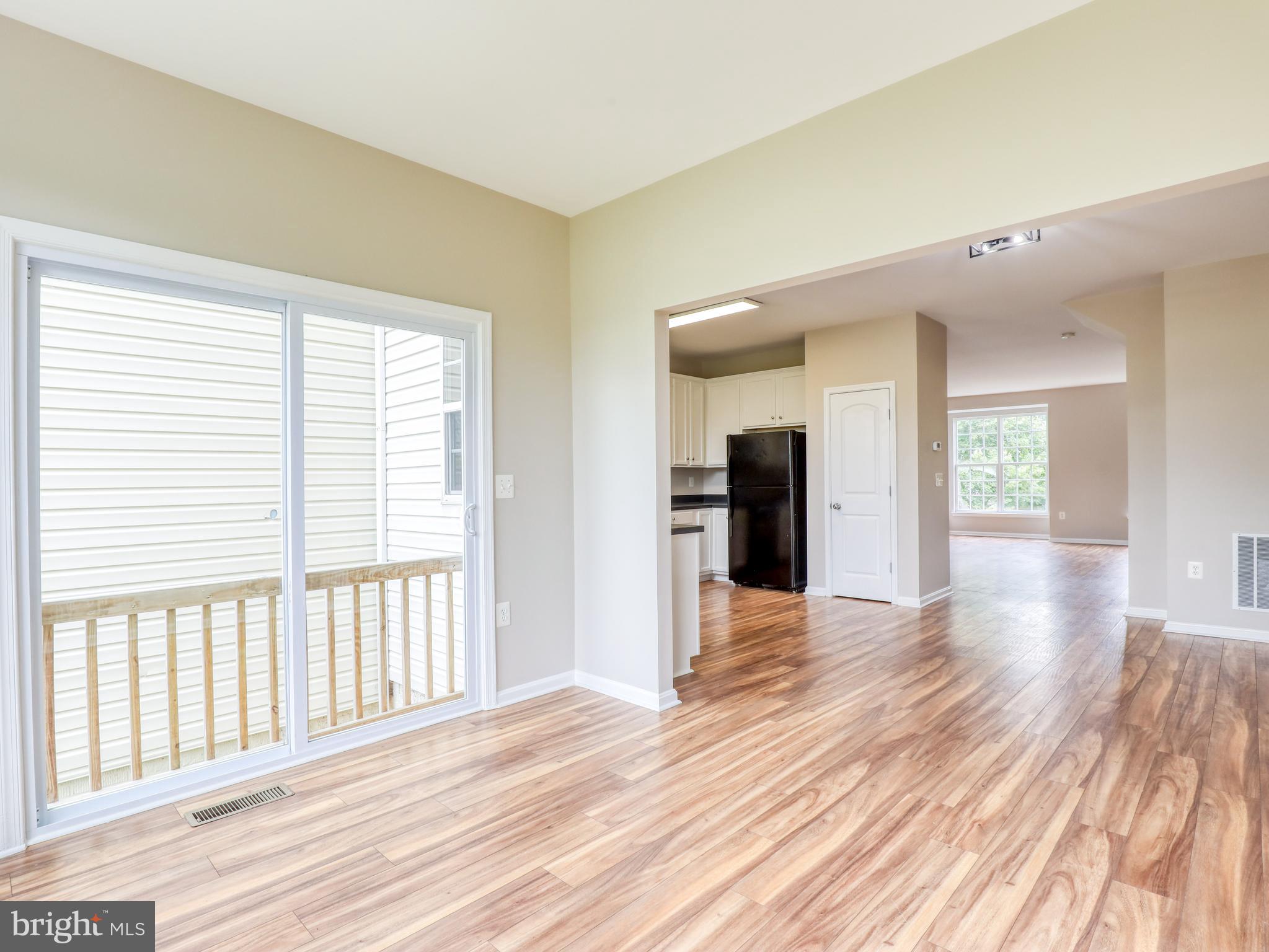 COLONIAL HILLS - Residential