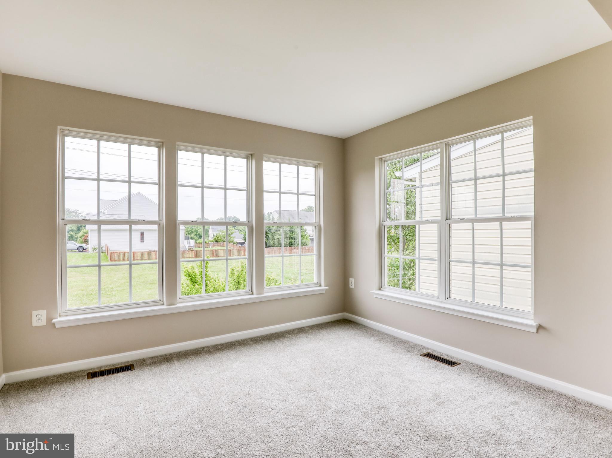 COLONIAL HILLS - Residential