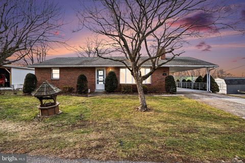 Homes For Sale - 105 Chestnut Alley<br/> HALIFAX, PA 17032