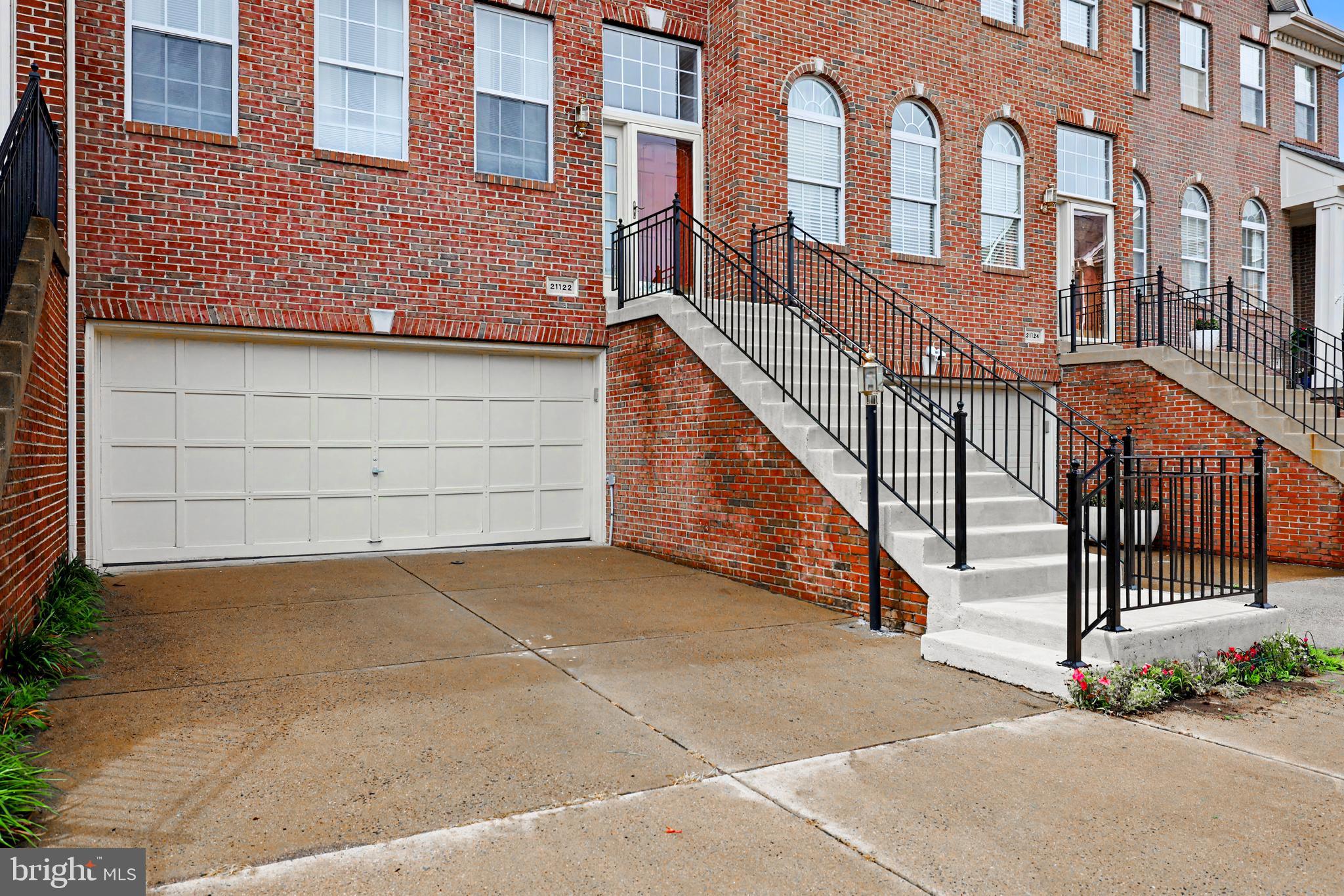 21122 ANGELA SQUARE
